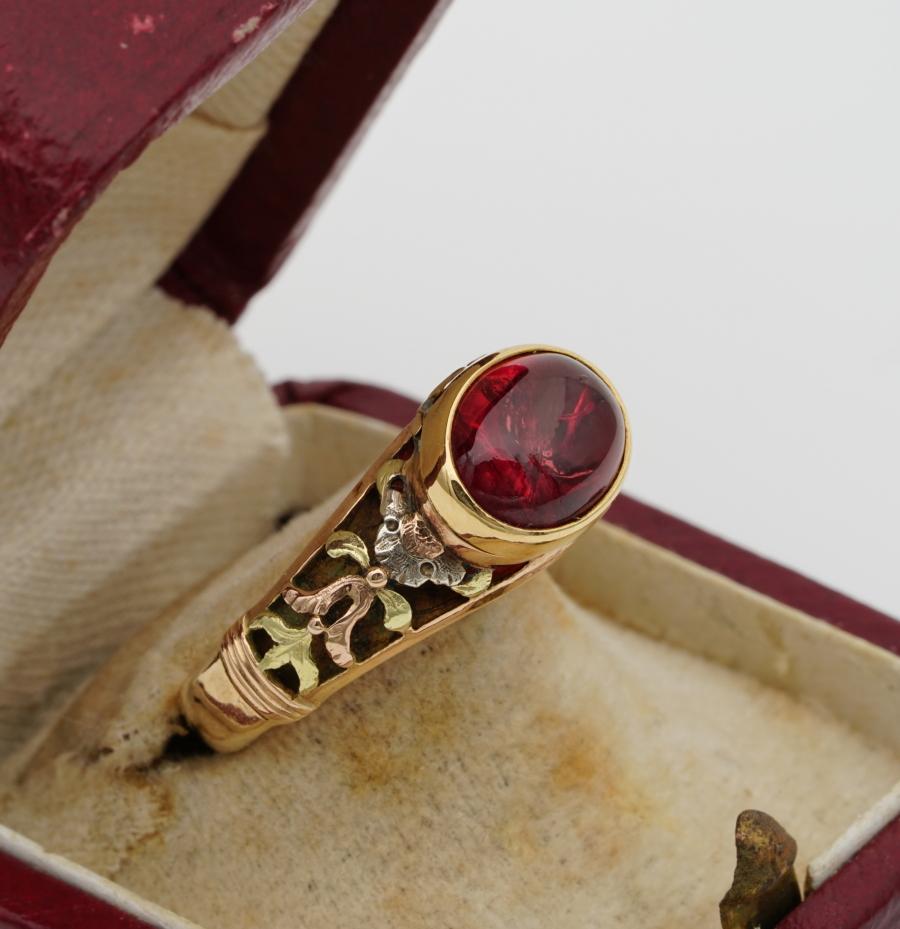 Victorian Natural Untreated Red Spinel Rare Secret Locket Ring For Sale 1