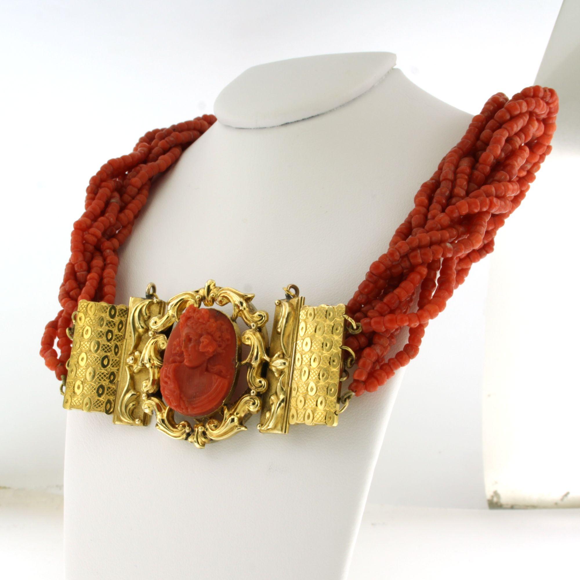 Collar victoriano con cuentas de coral collar de 40 cm de largo 84,9 gramos oro 14k en Excelente estado para la venta en The Hague, ZH