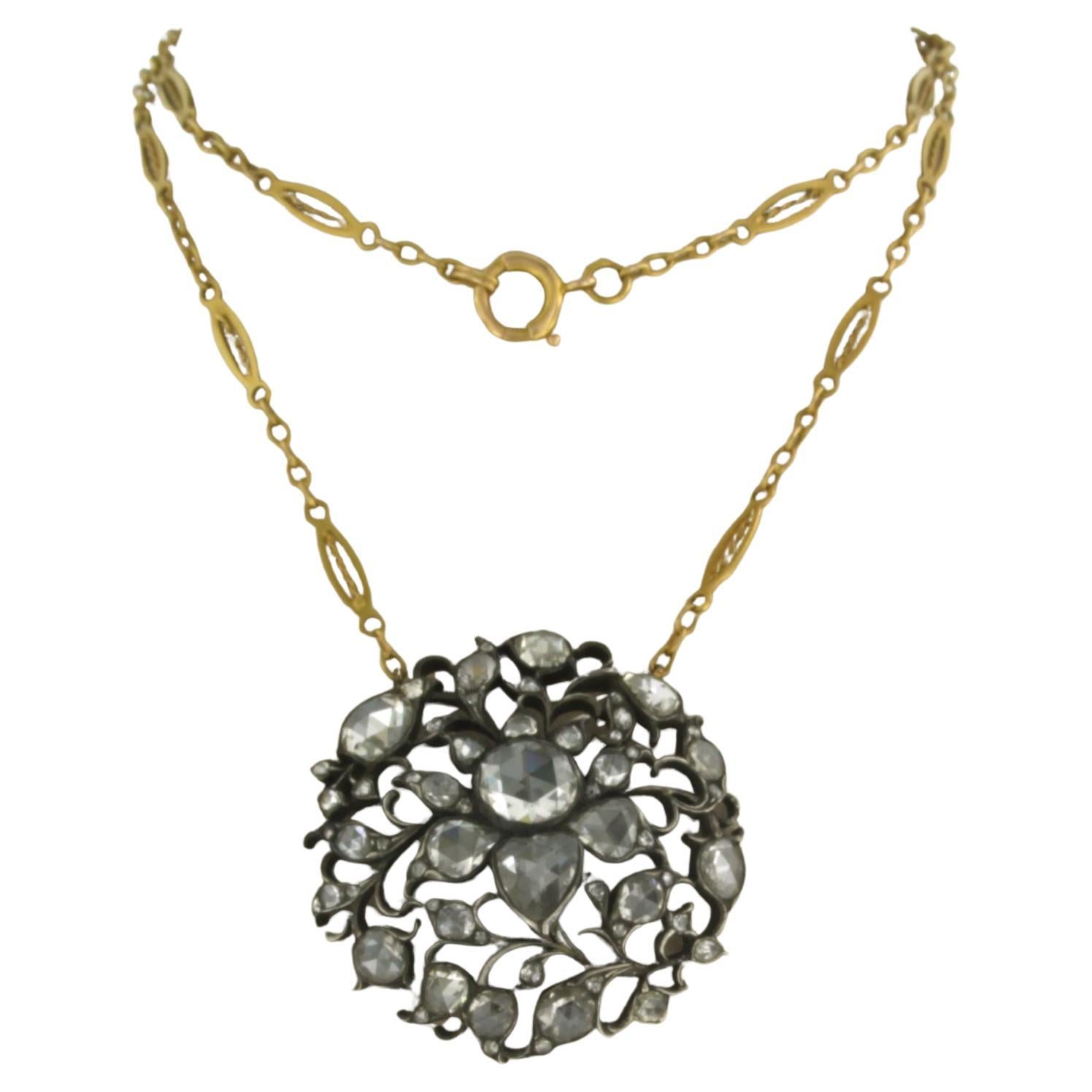 Collier victorien avec diamants taille rose jusqu
à 4,50 carats, or et argent 14 carats