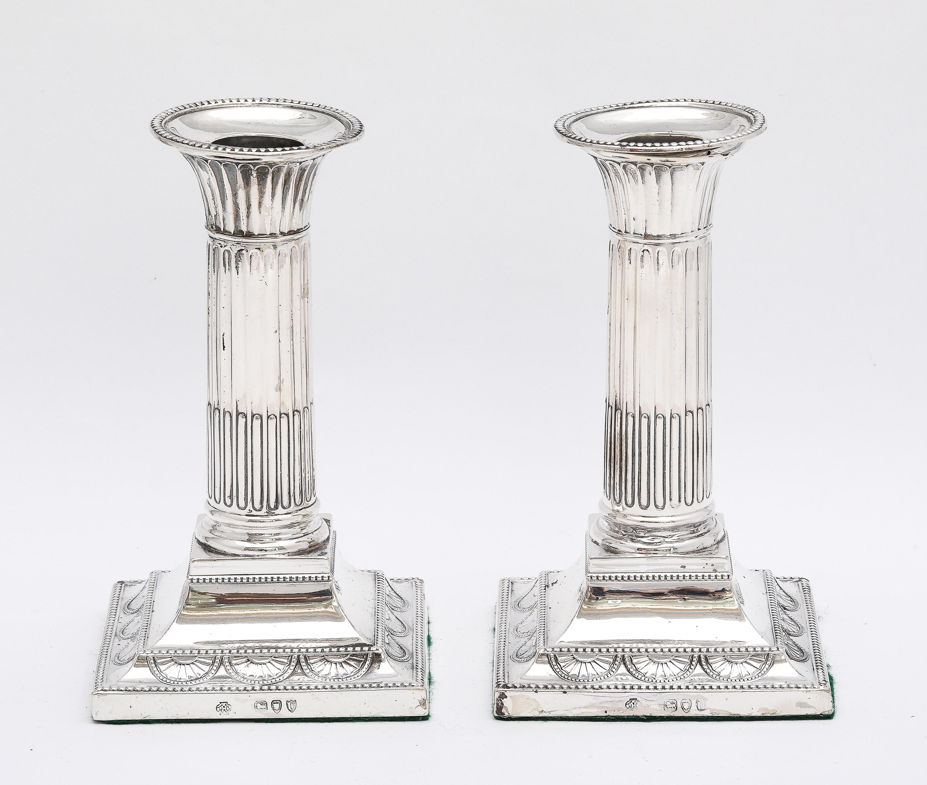 Victorian Neoclassical-Style Sterling Silver Corinthian Column Candlesticks For Sale 1