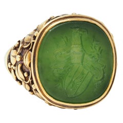 Bague sigillaire victorienne en or jaune 14 carats avec jade néphrite entaillé en lierre