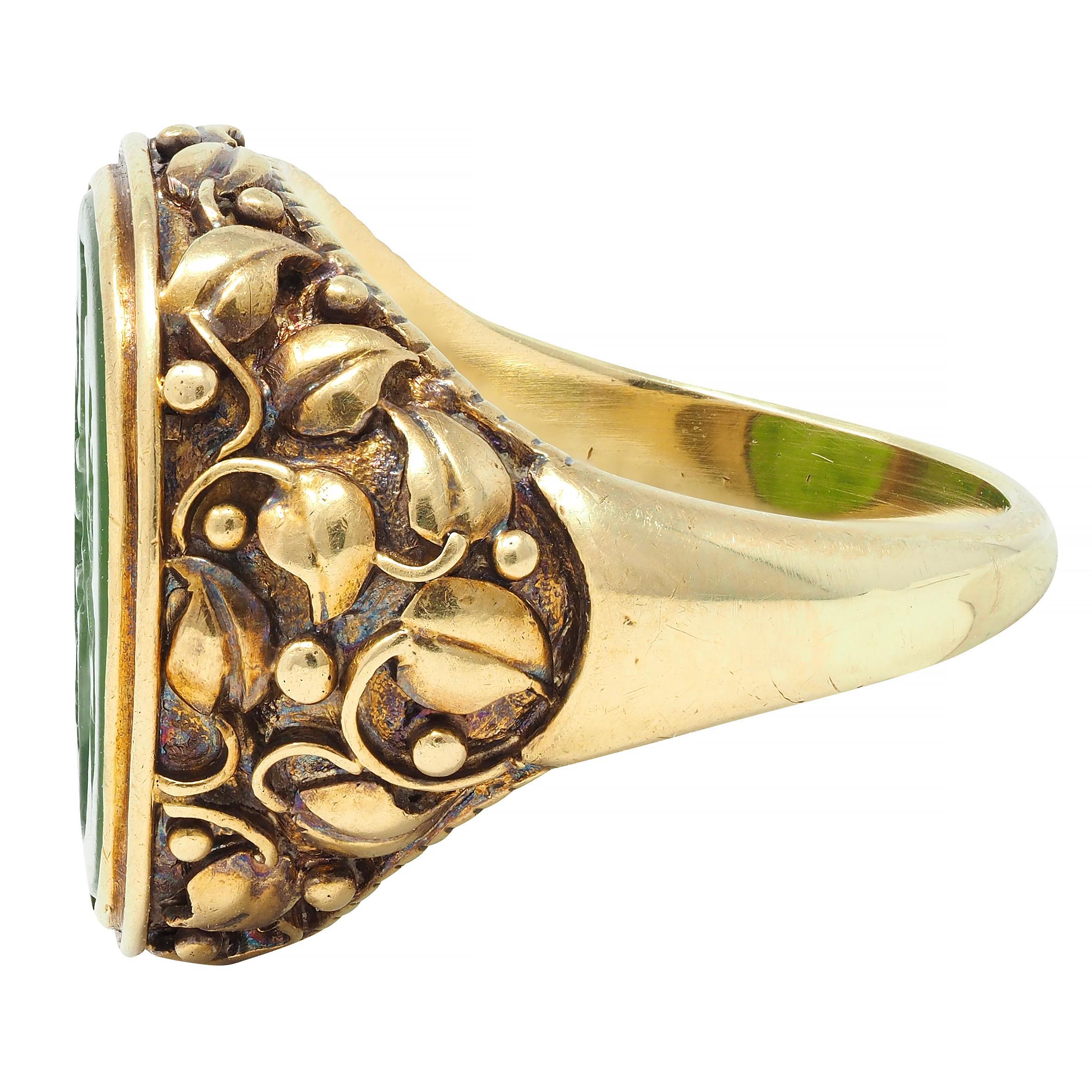 Victorian Nephrite Jade 14 Karat Yellow Gold Heraldry Intaglio Ivy Signet Ring 1