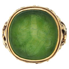 Antique Victorian Nephrite Jade 14 Karat Yellow Gold Heraldry Intaglio Ivy Signet Ring