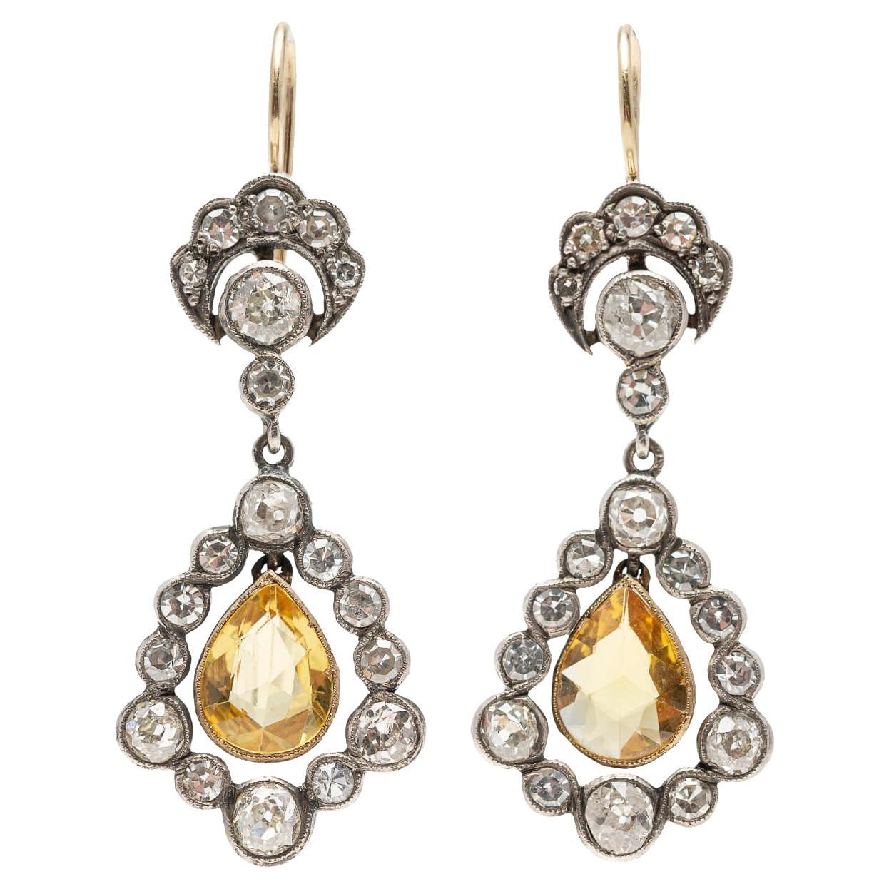 Boucles d'oreilles victoriennes en saphir jaune de Ceylan non chauffé de 2,25 carats et diamants