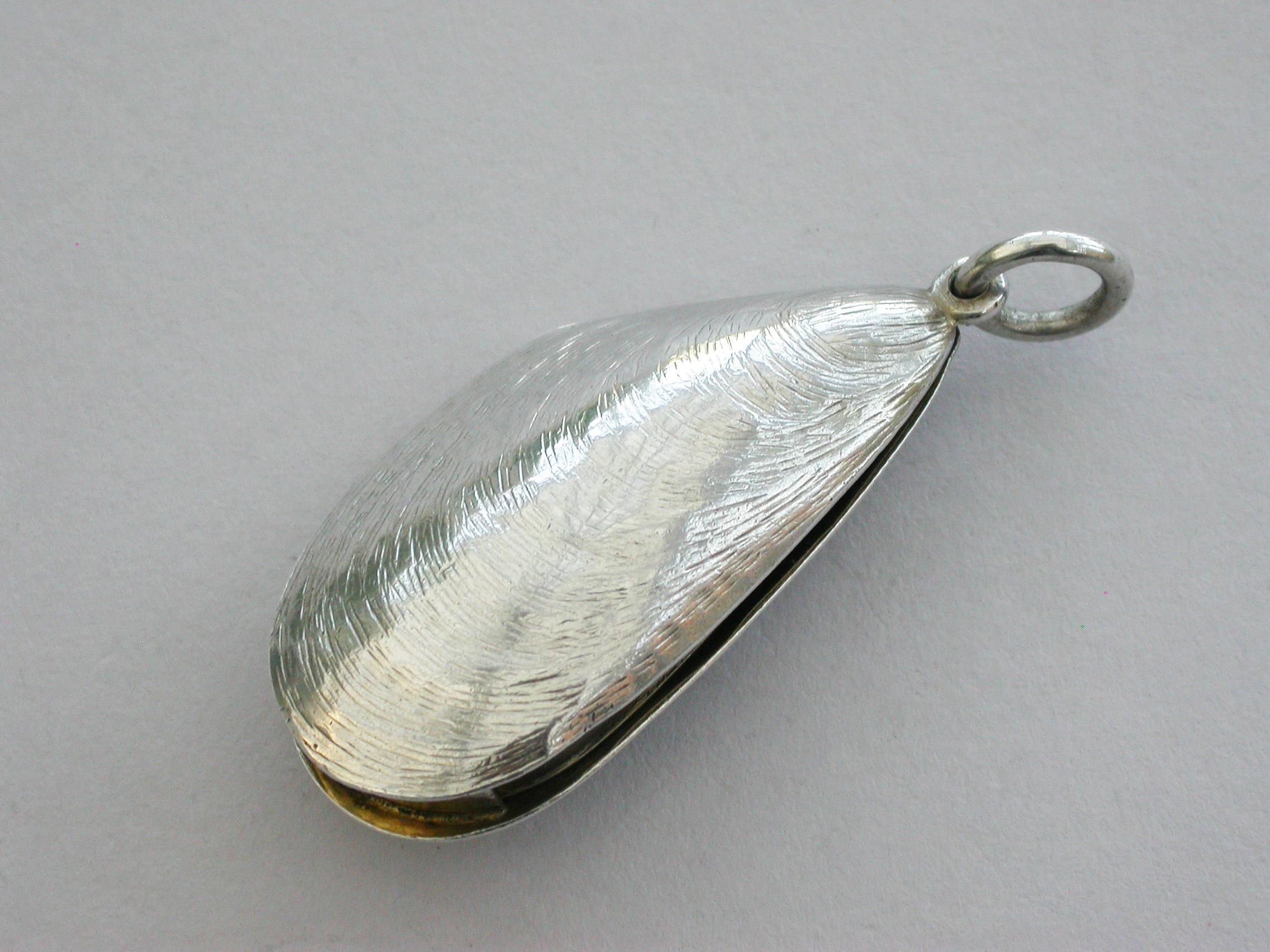 English Victorian Novelty Silver Mussel Shell Vinaigrette, by S Mordan London For Sale