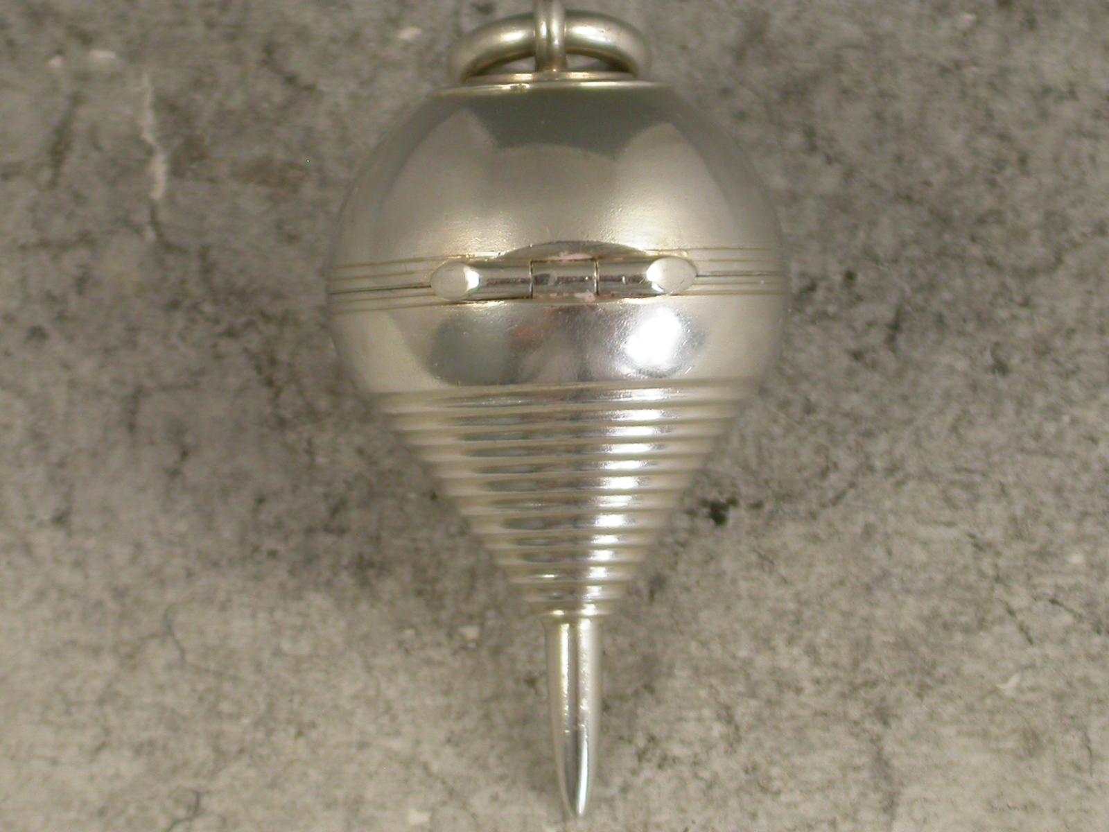 Victorian Novelty Silver Plumb Bob or Peg Spinning Top Vinaigrette, circa 1873 In Good Condition For Sale In Sittingbourne, Kent