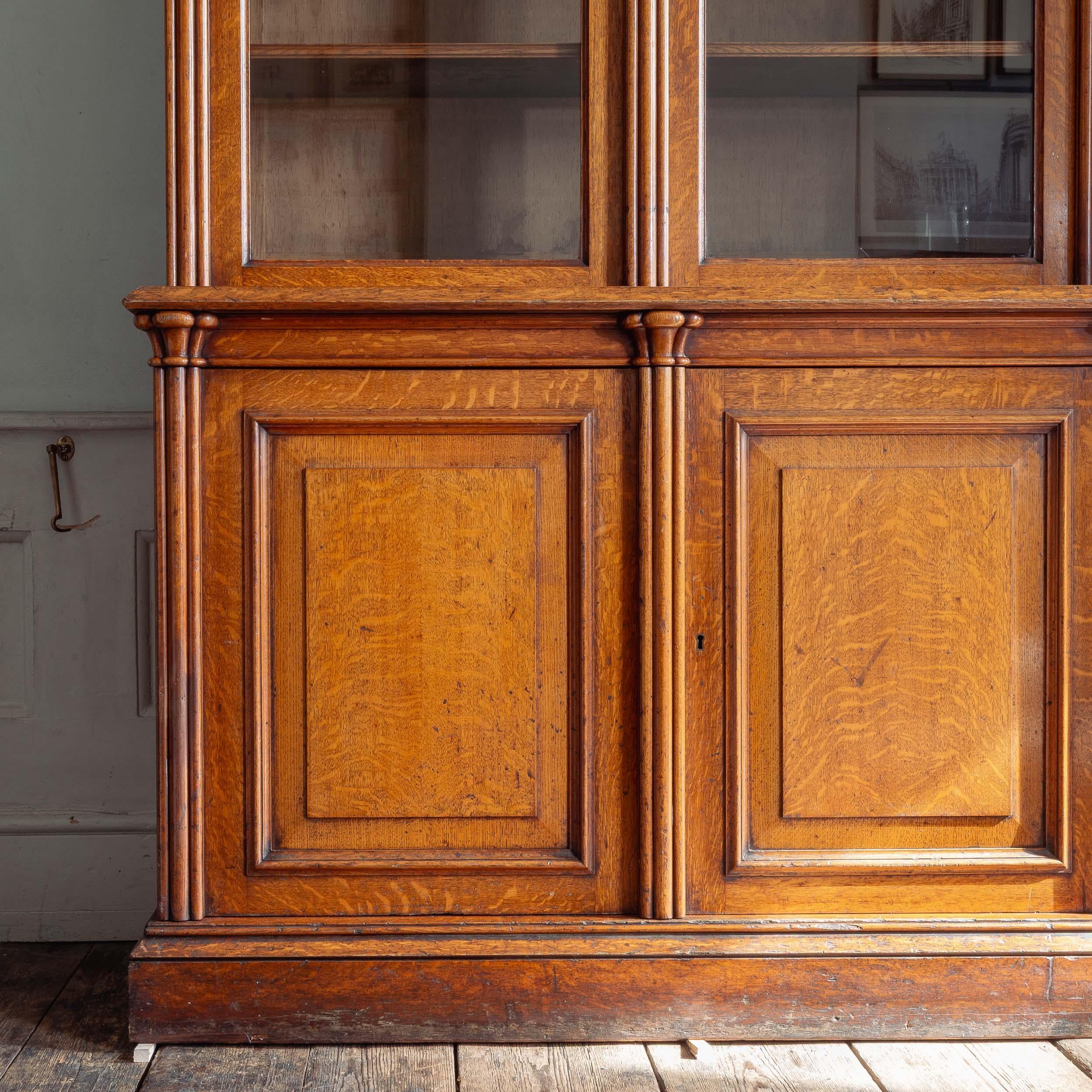 Primo vittoriano Libreria vittoriana in Oak in vendita