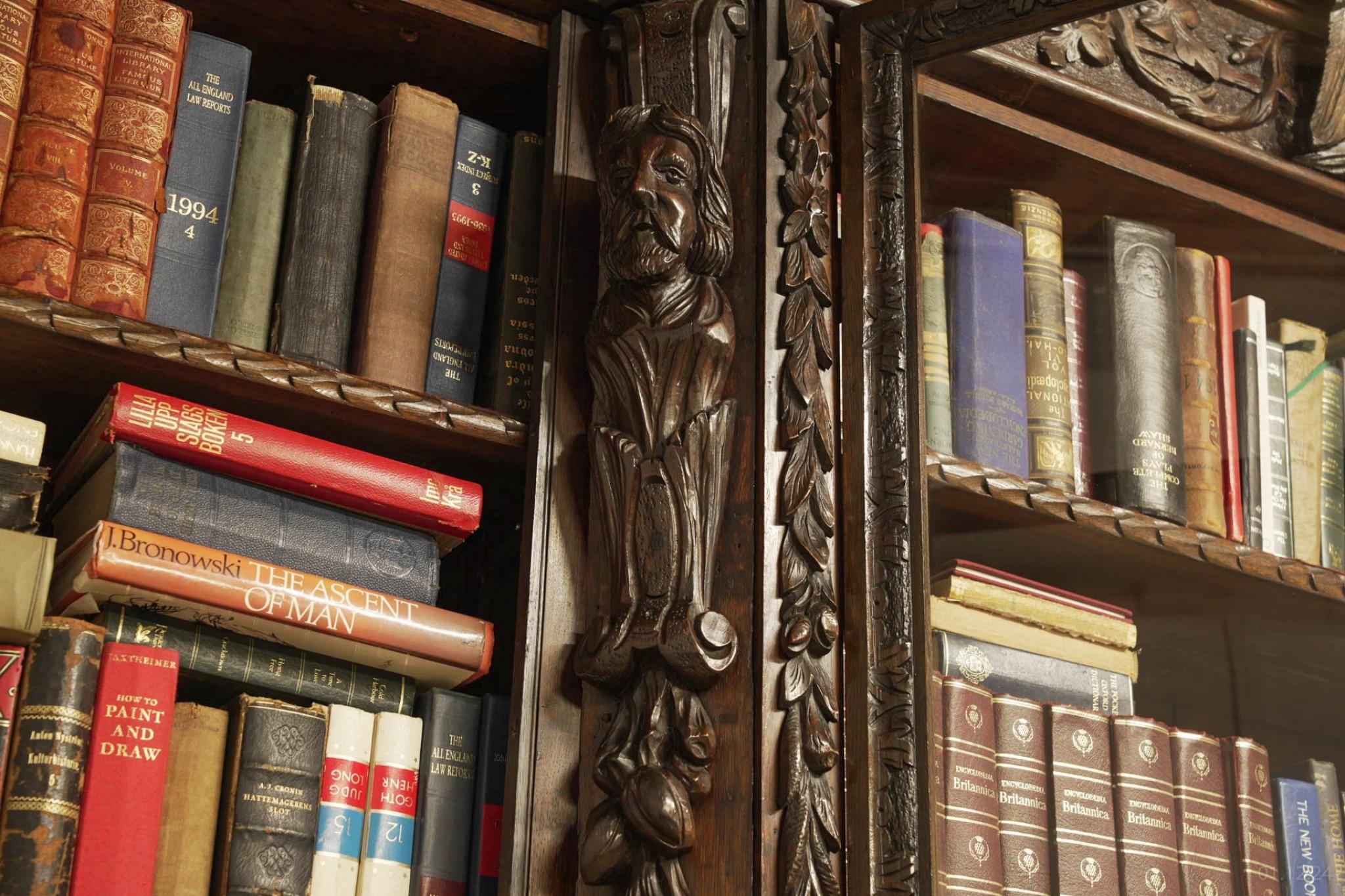 Victorian Oak Breakfront Bookcase Carved Miskin Manor 1870 Library For Sale 7