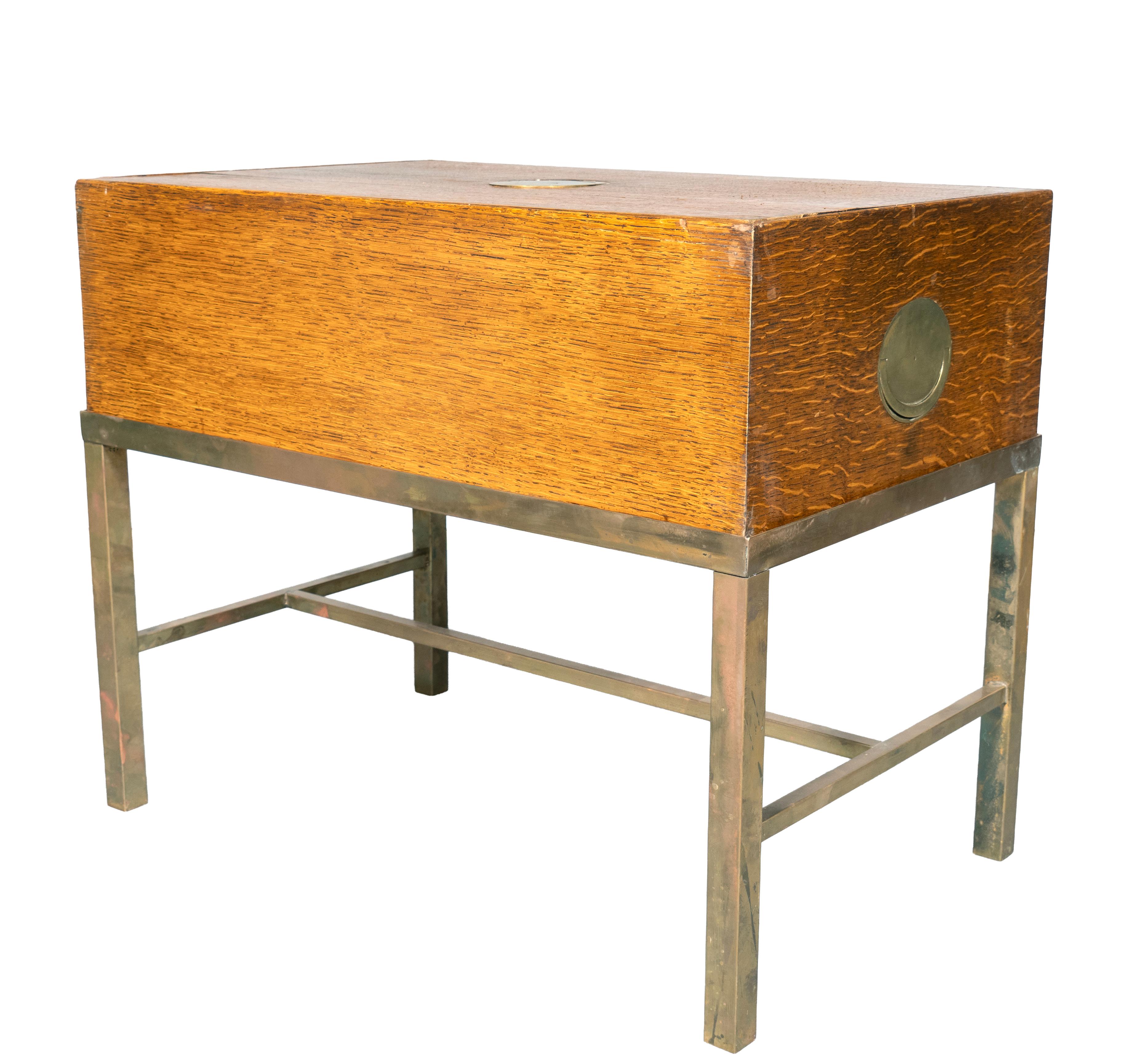 Scatola portadocumenti vittoriana in Oak Campaigner su base in ottone In condizioni buone in vendita a Essex, MA