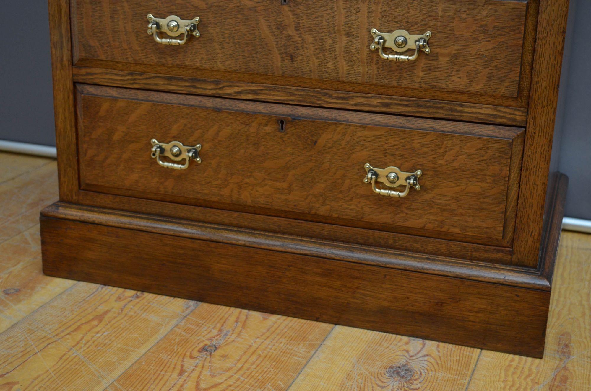 Victorian Oak Chest of Drawers by Maple & Co For Sale 6