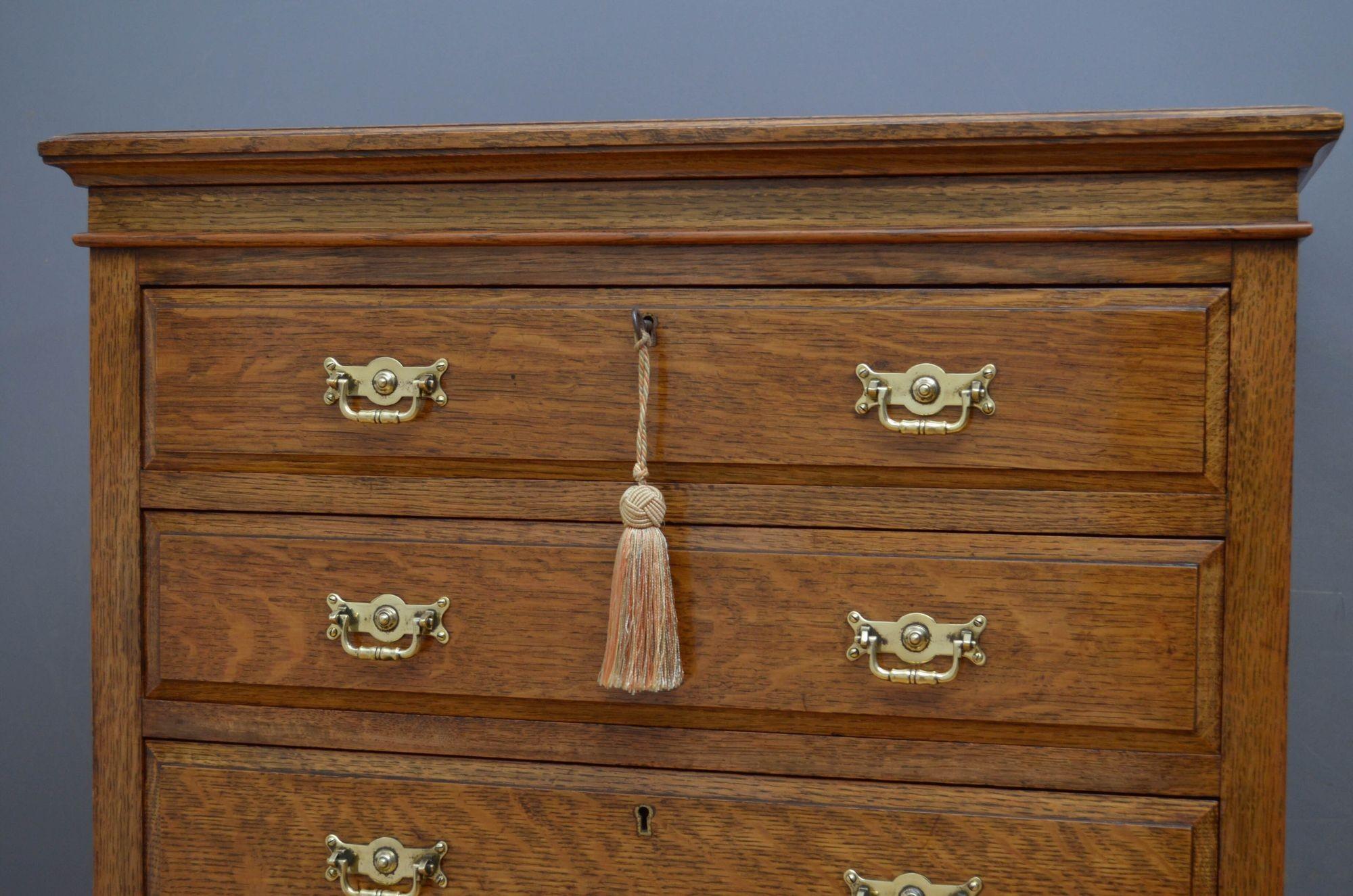 Victorian Oak Chest of Drawers by Maple & Co For Sale 2