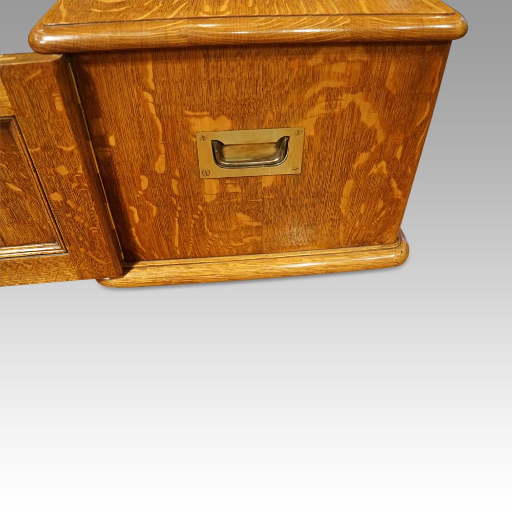 Victorian oak collectors cabinet
Here we are pleased to offer you this Victorian oak collectors cabinet made in the last
quarter of the 19t century.
The cabinet has a pair of panel doors that open on hinges to reveal the graduated drawers inside.
To