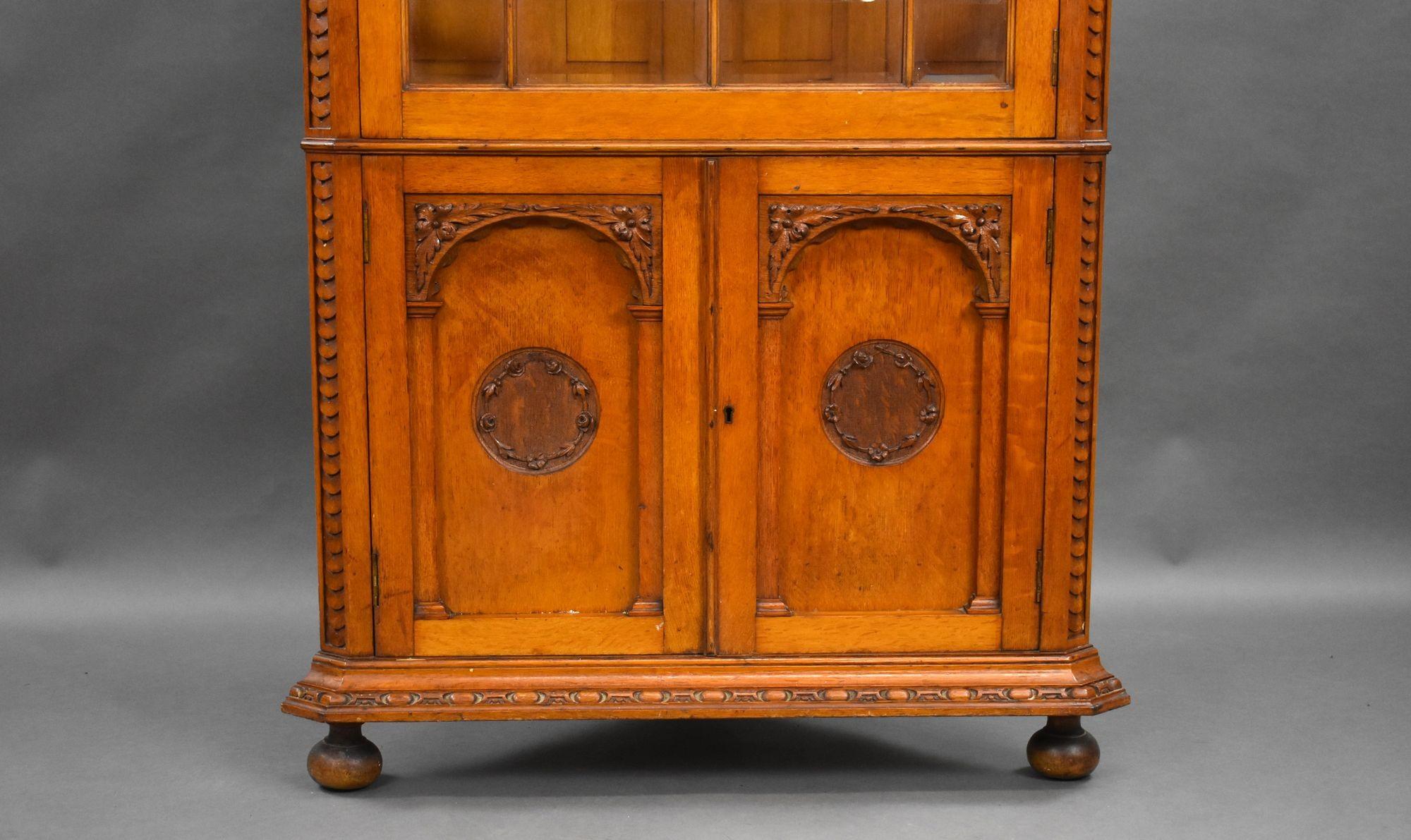 English Victorian Oak Corner Cabinet For Sale