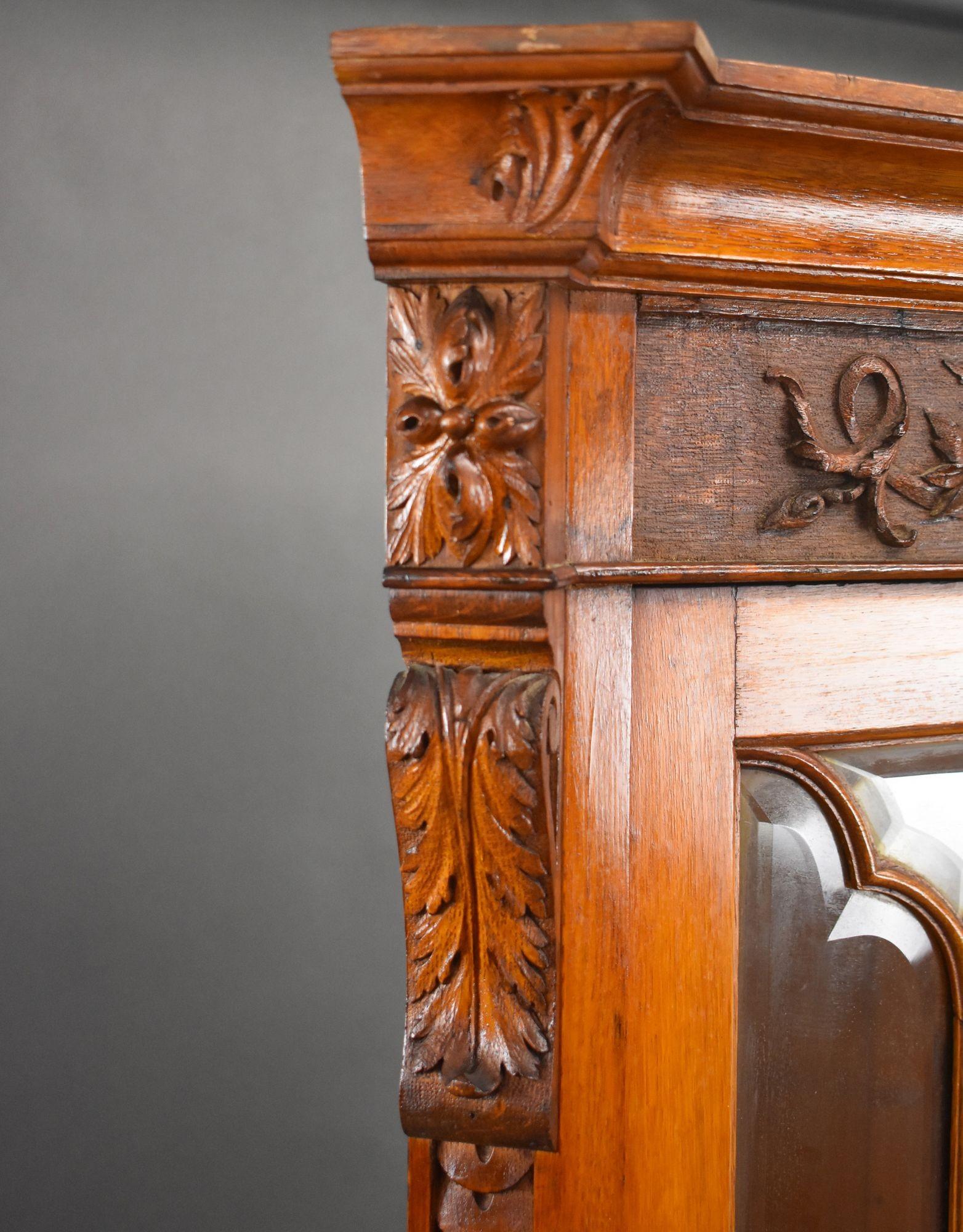 Victorian Oak Corner Cabinet In Good Condition For Sale In Chelmsford, Essex