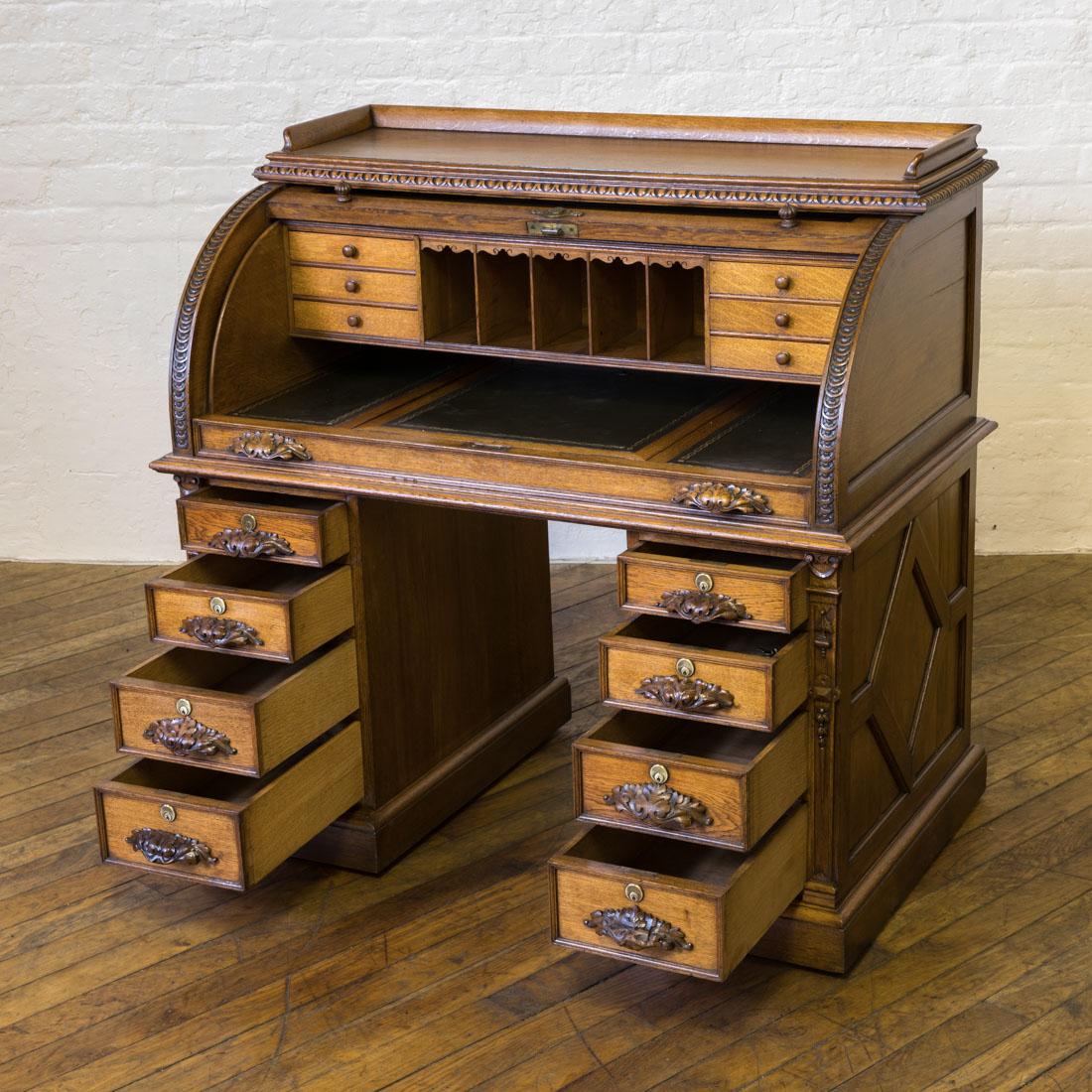 Victorian Oak Cylinder Desk In Good Condition In Manchester, GB