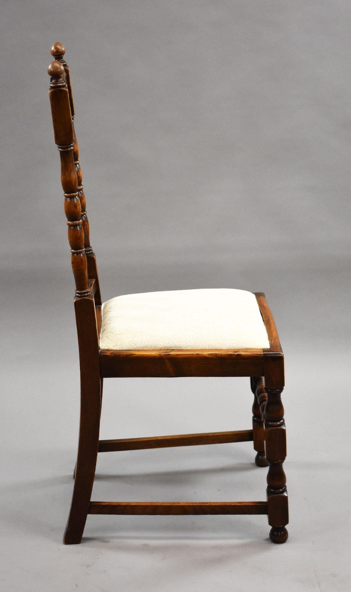 Chaises de salle à manger en chêne victorien & 8 chaises en vente 8