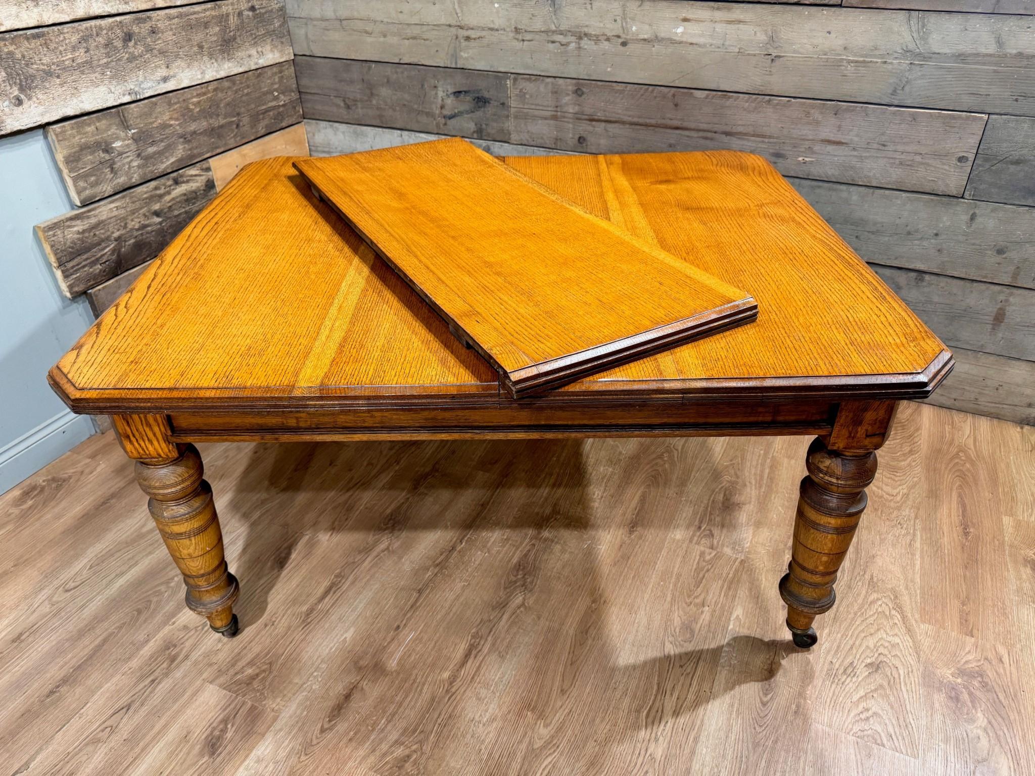 Victorian Oak Dining Table Single Leaf 1890 In Good Condition In Potters Bar, GB