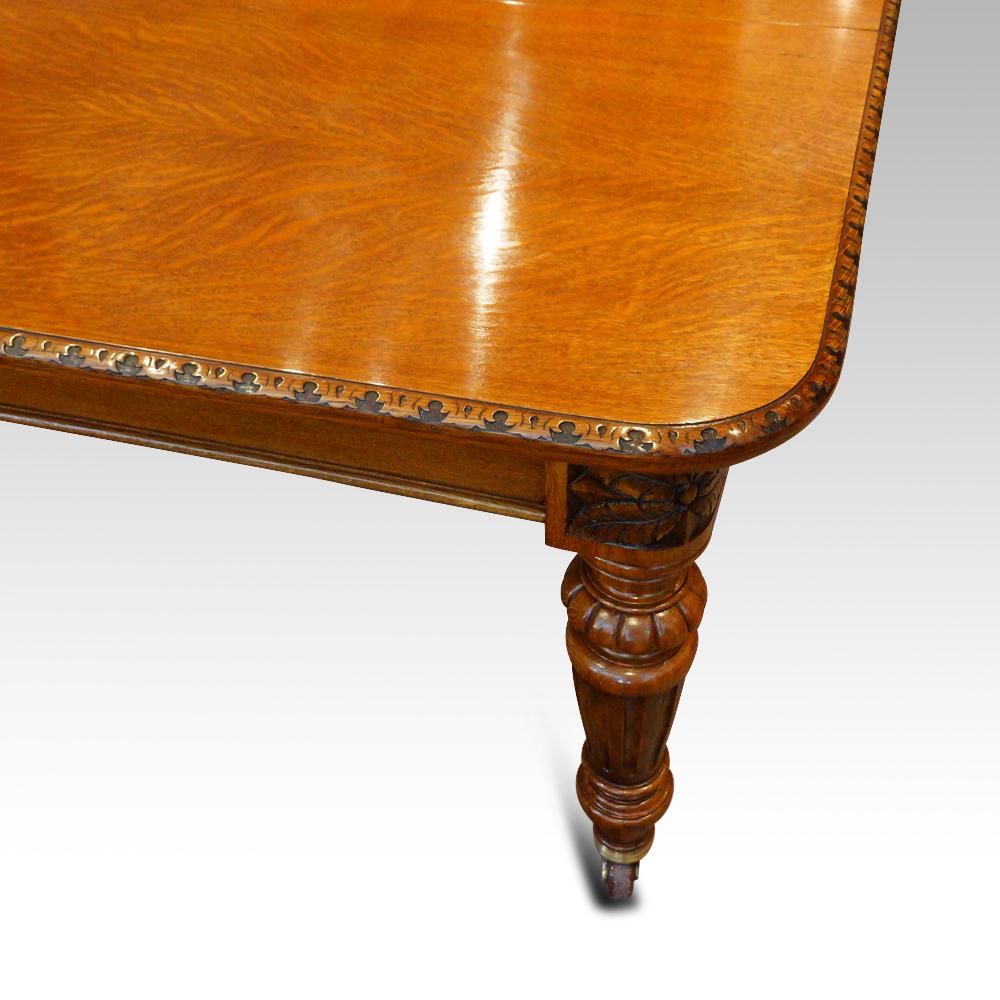 Victorian Oak Extending Dining Table (Englisch)