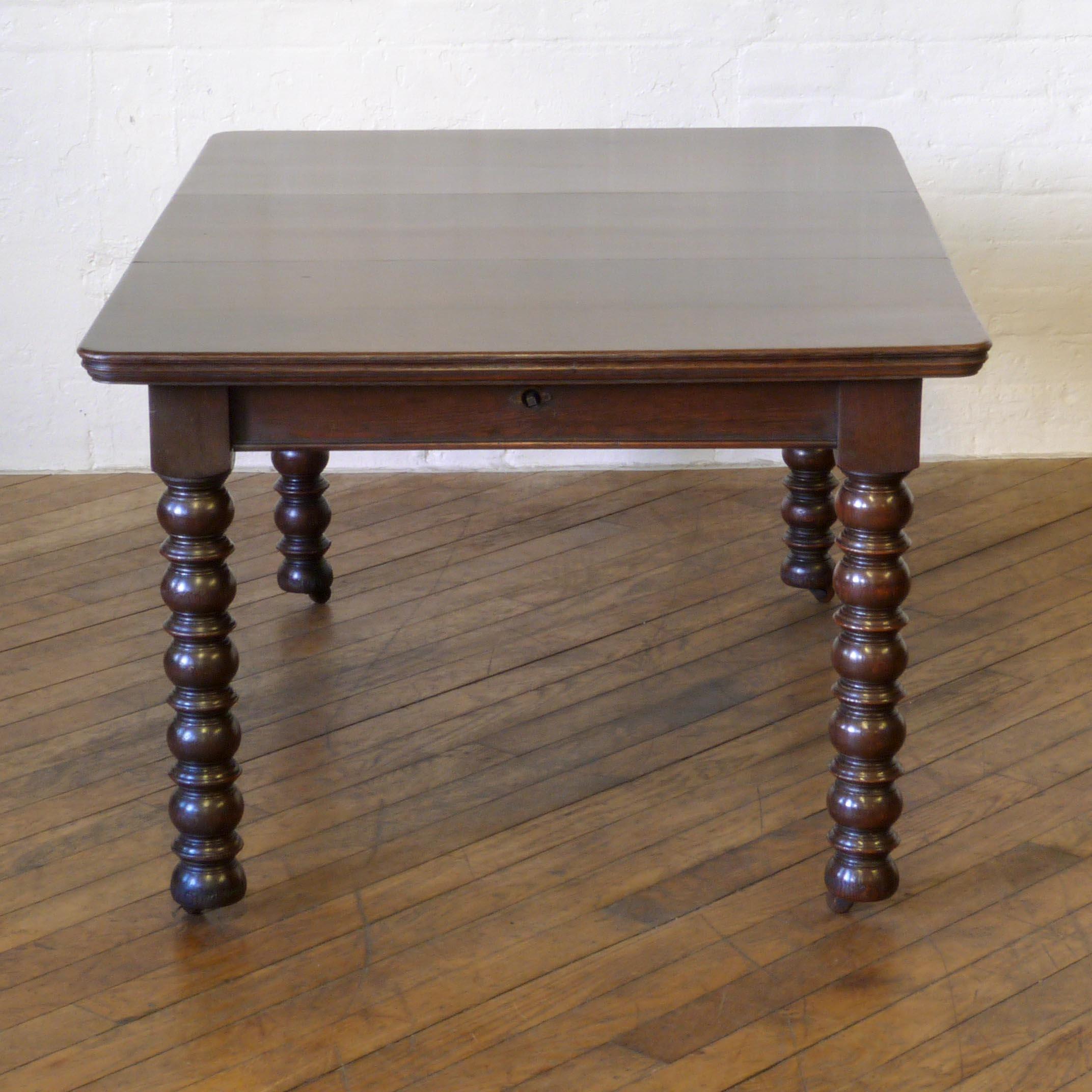 Early 20th Century Victorian Oak Extending Table