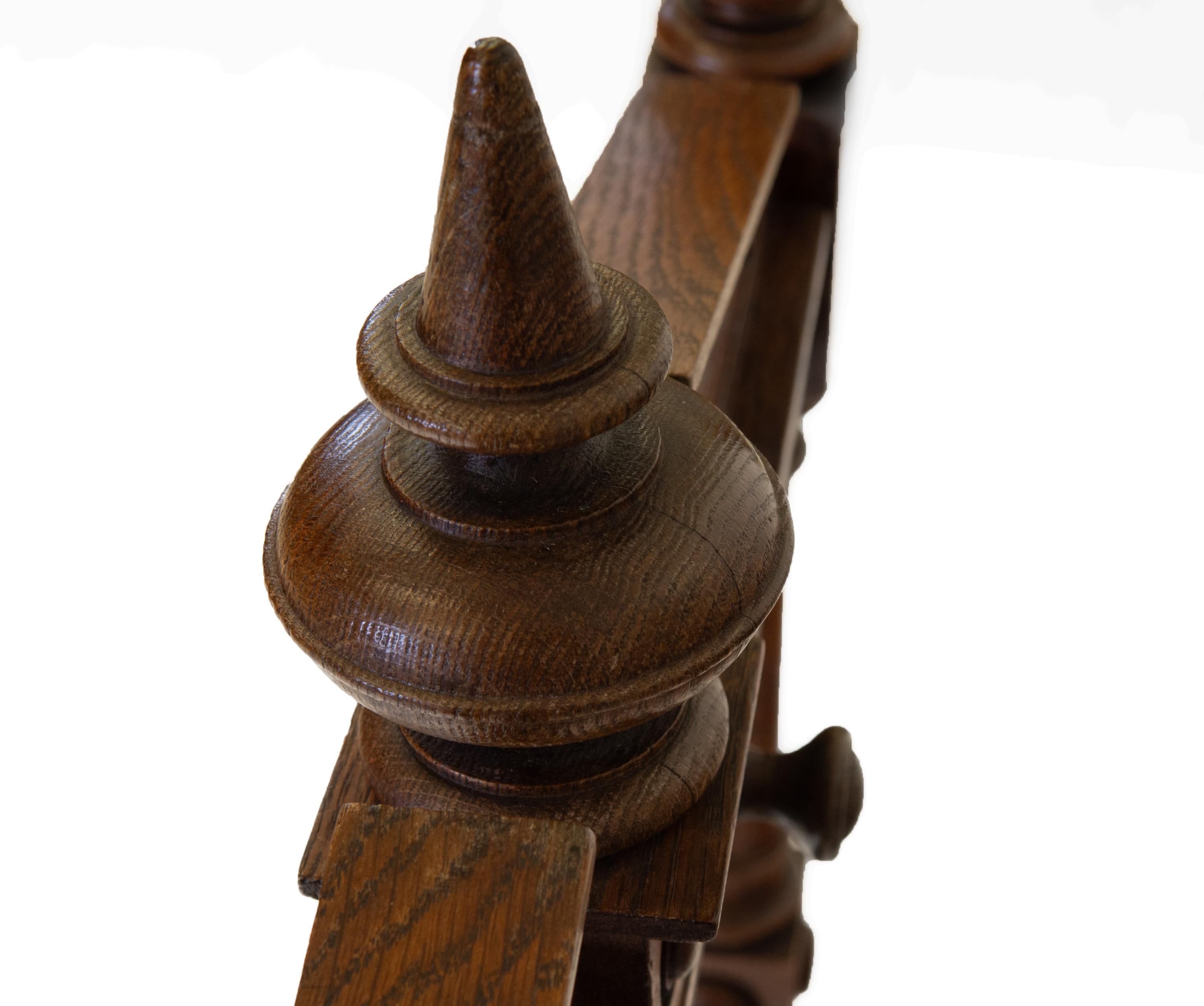 Gong & Striker de style victorien sur pied en chêne 1870 en vente 3