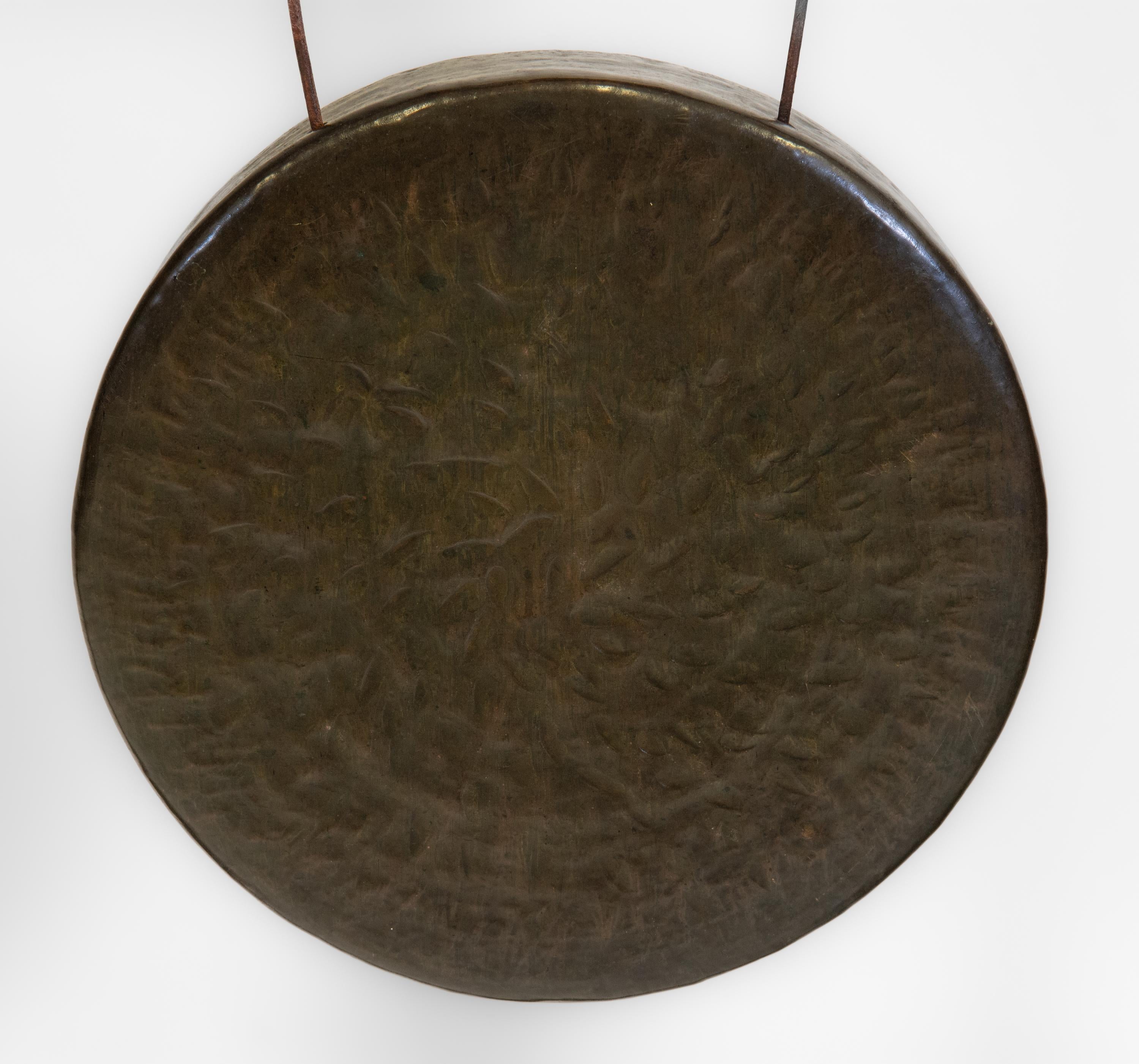 XIXe siècle Gong & Striker de style victorien sur pied en chêne 1870 en vente