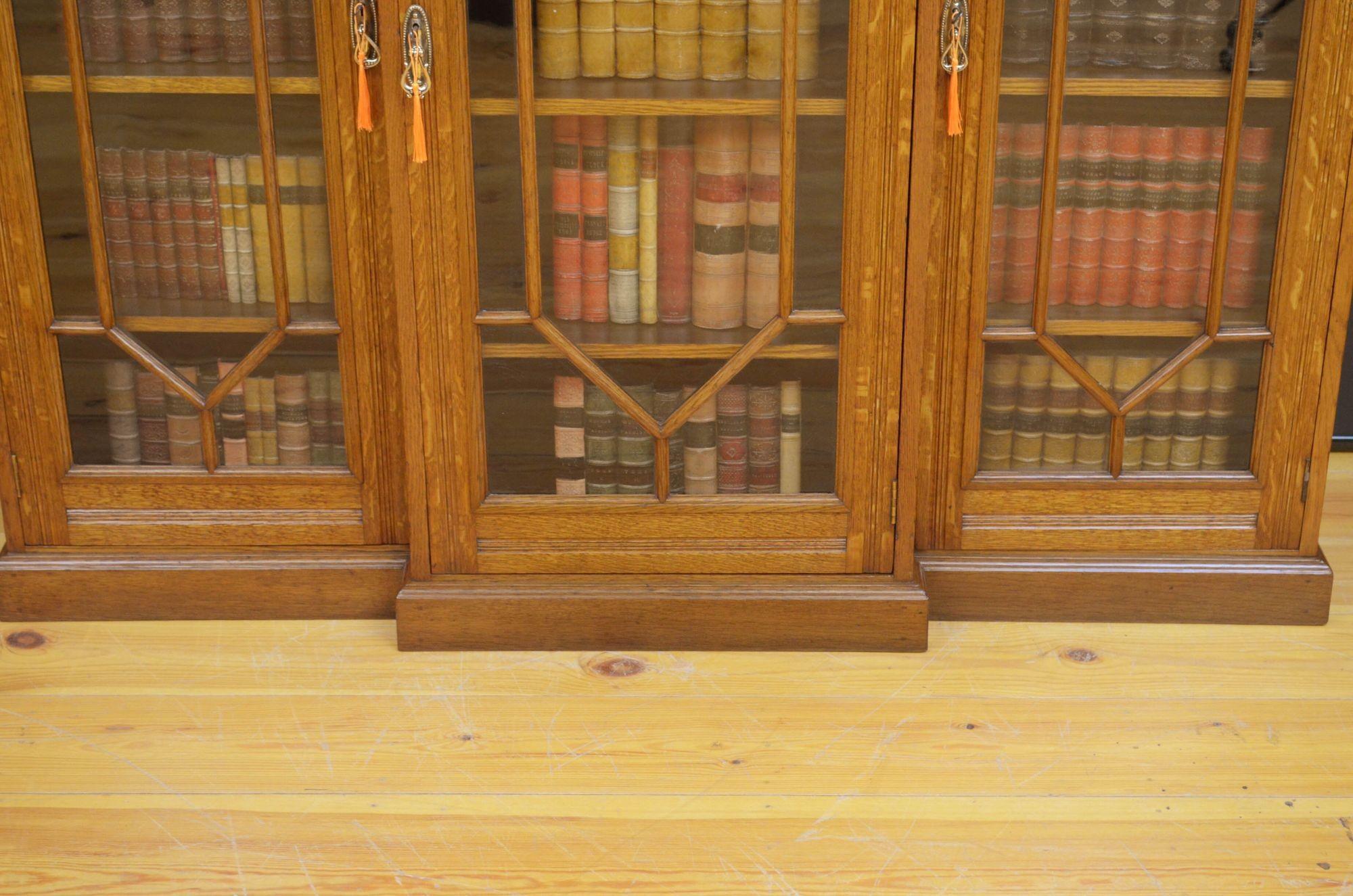 Viktorianisches Eichenholz verglastes Bücherregal im Angebot 7