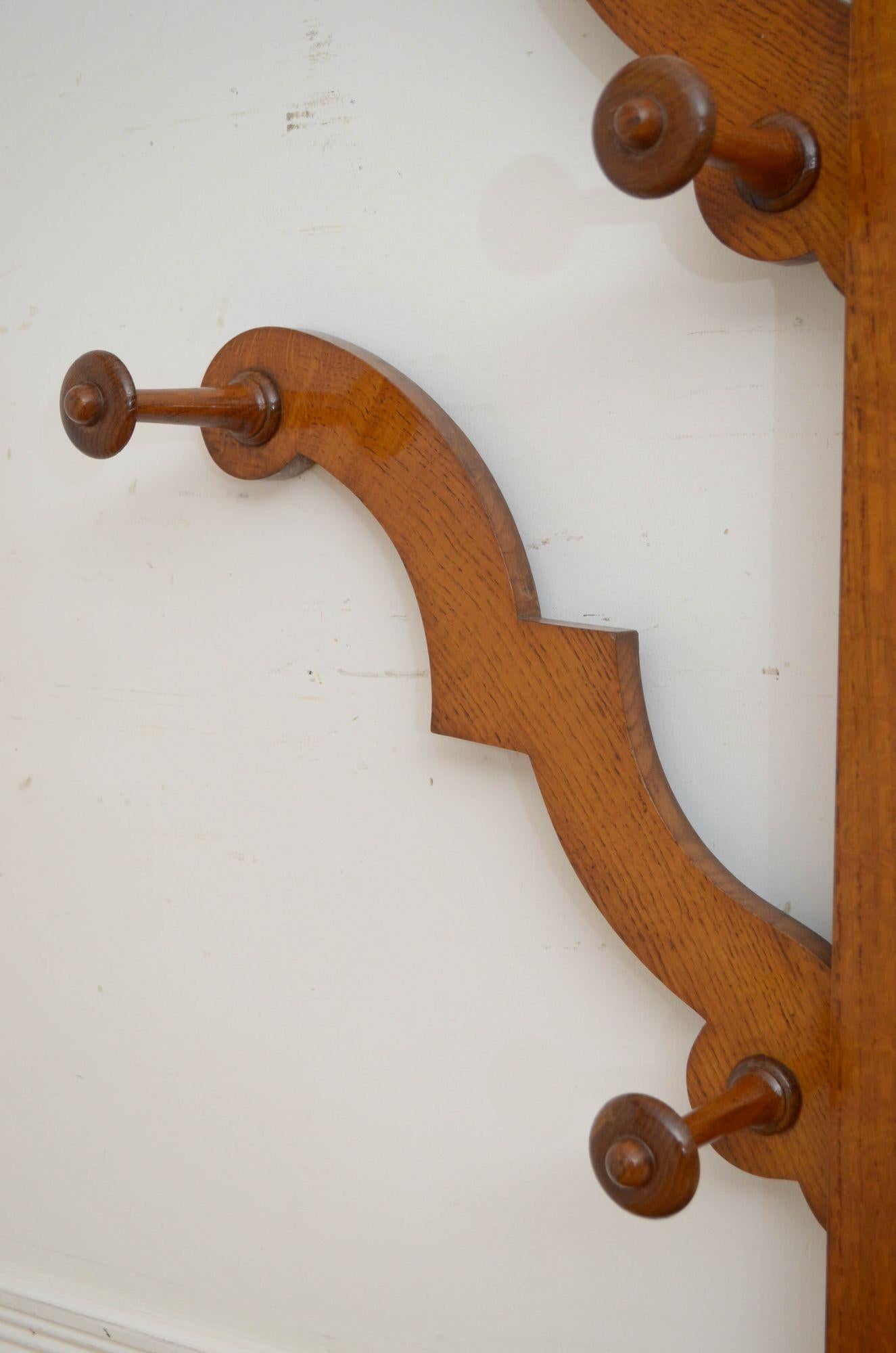 Victorian Oak Hall Stand Coat Stand In Good Condition For Sale In Whaley Bridge, GB