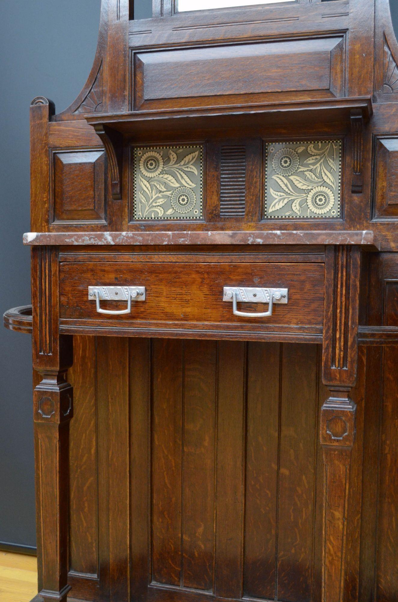 Leggio vittoriano in Oak Hall alla maniera di Christopher Dresser in vendita 3