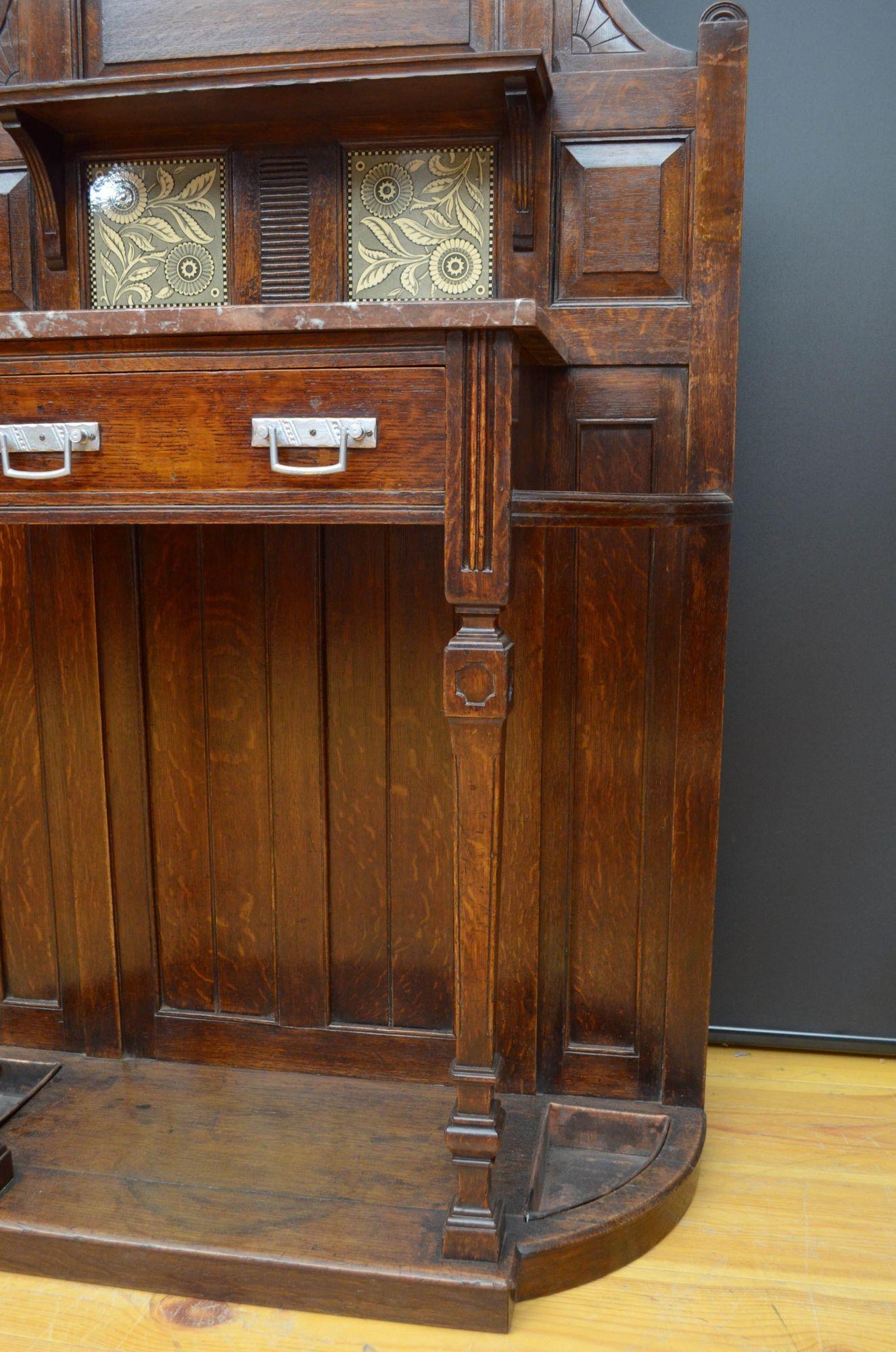 Leggio vittoriano in Oak Hall alla maniera di Christopher Dresser in vendita 8