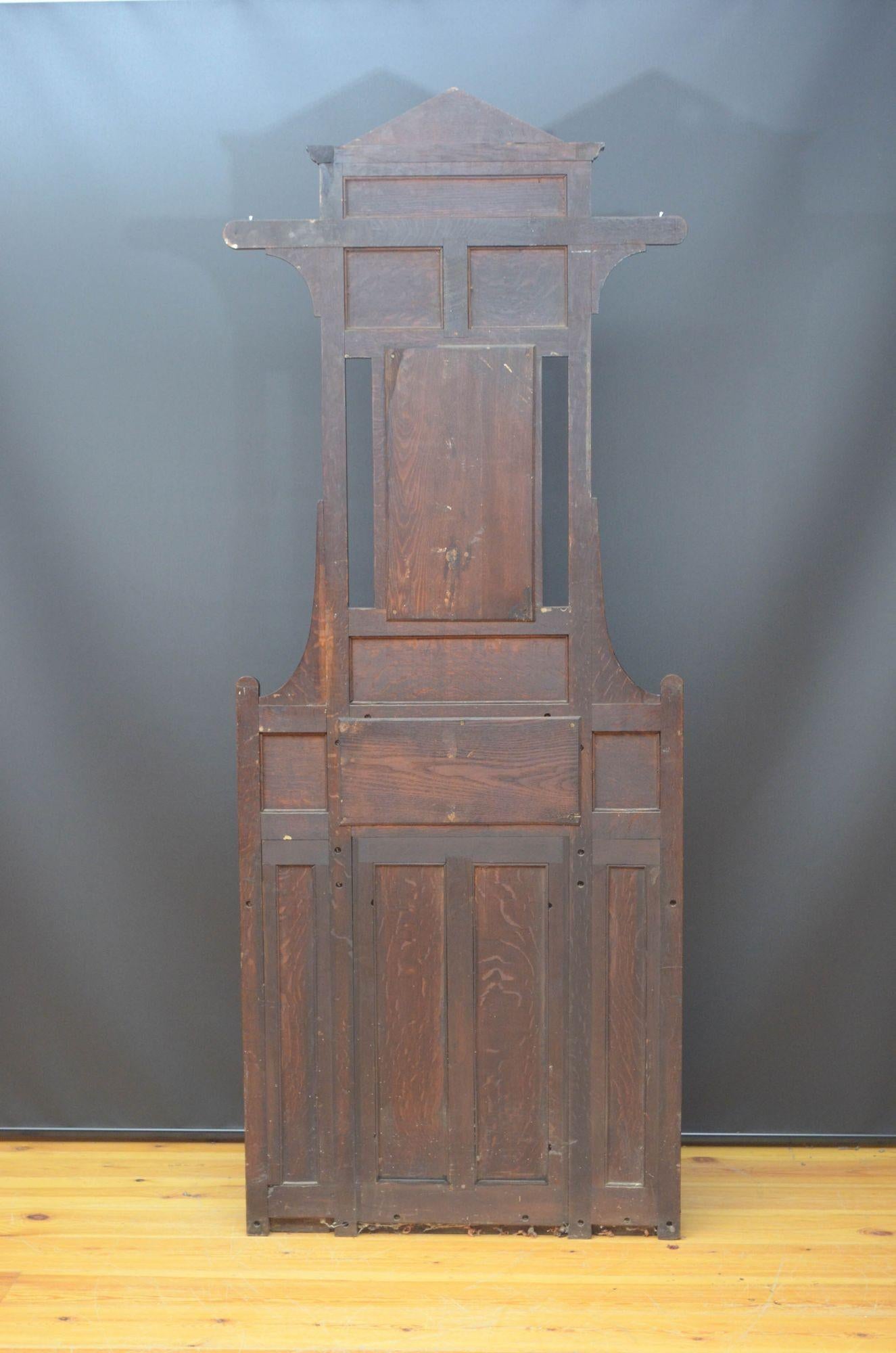 Leggio vittoriano in Oak Hall alla maniera di Christopher Dresser in vendita 11
