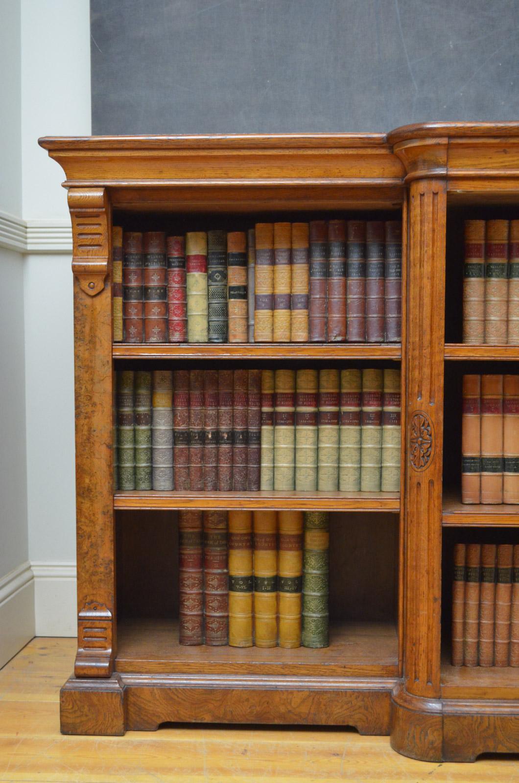 Late 19th Century Victorian Oak Low Open Bookcase
