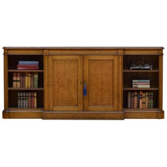 Victorian Oak Open Bookcase of Low Proportions