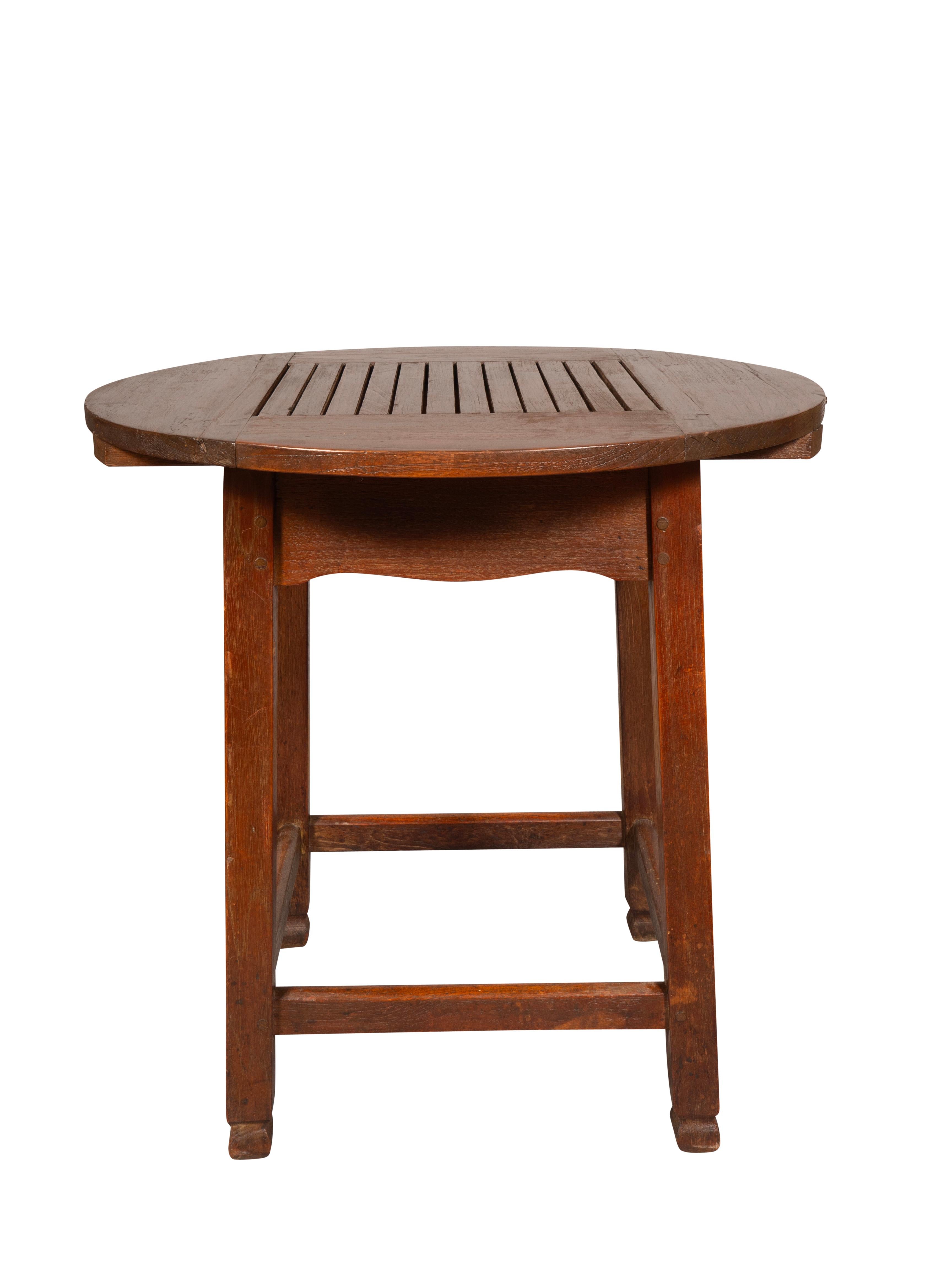 Victorian Oak Pub Table From Castle's Shipbreaking In Good Condition In Essex, MA