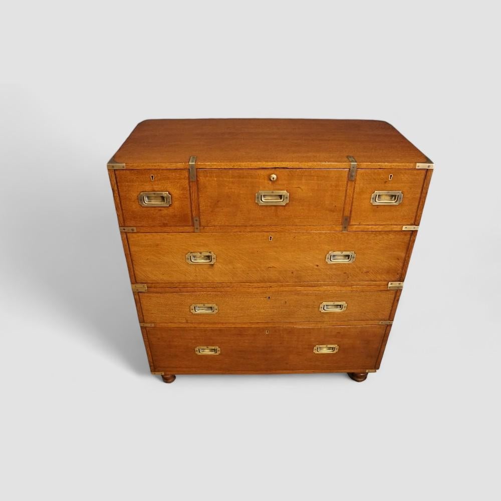 Victorian oak secretaire campaign chest In Good Condition For Sale In Salisbury, GB