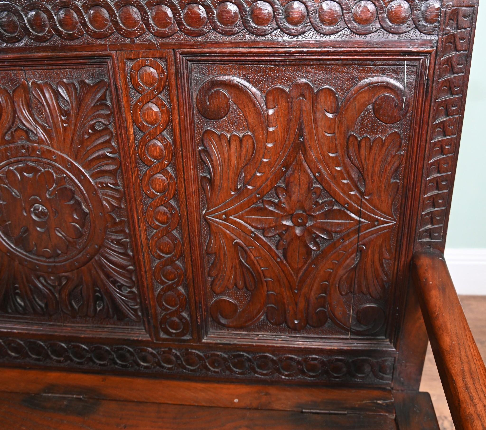 Panca da cucina Vittoriana Settle Hall in Oak intagliata nel 1840 in vendita 2