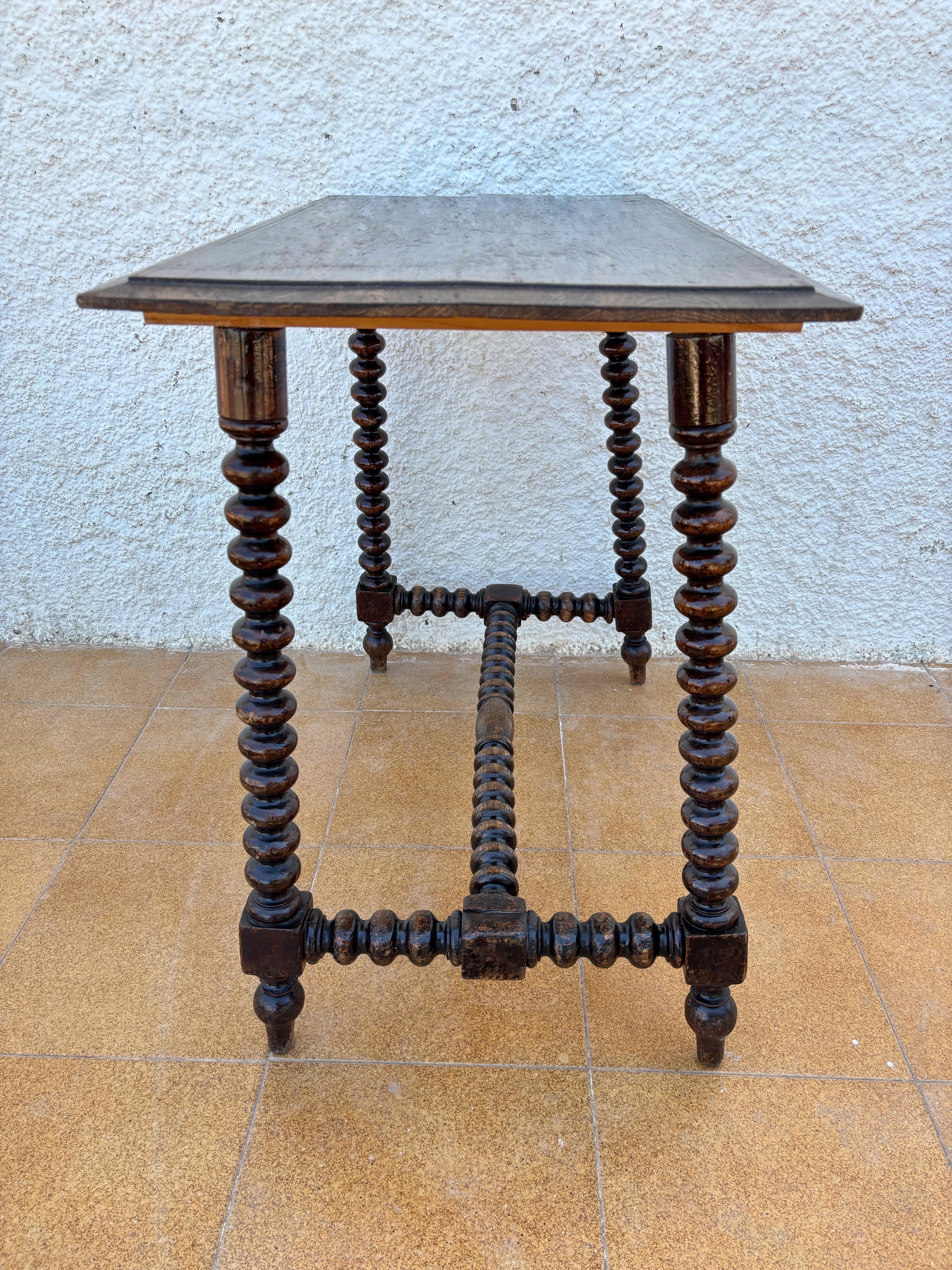 English Victorian Oak Side Table with Barley Twist Legs, Late 19th Century For Sale