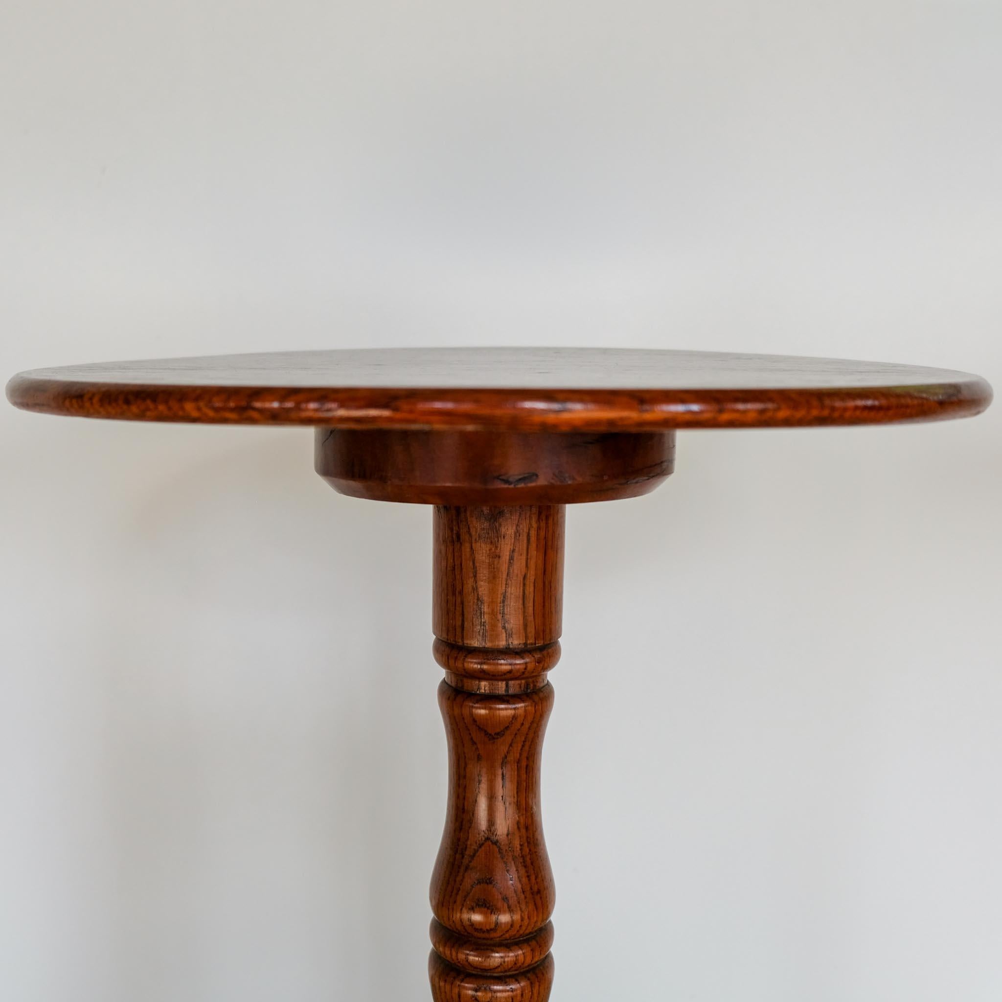 19th Century Victorian Oak Tripod Table For Sale