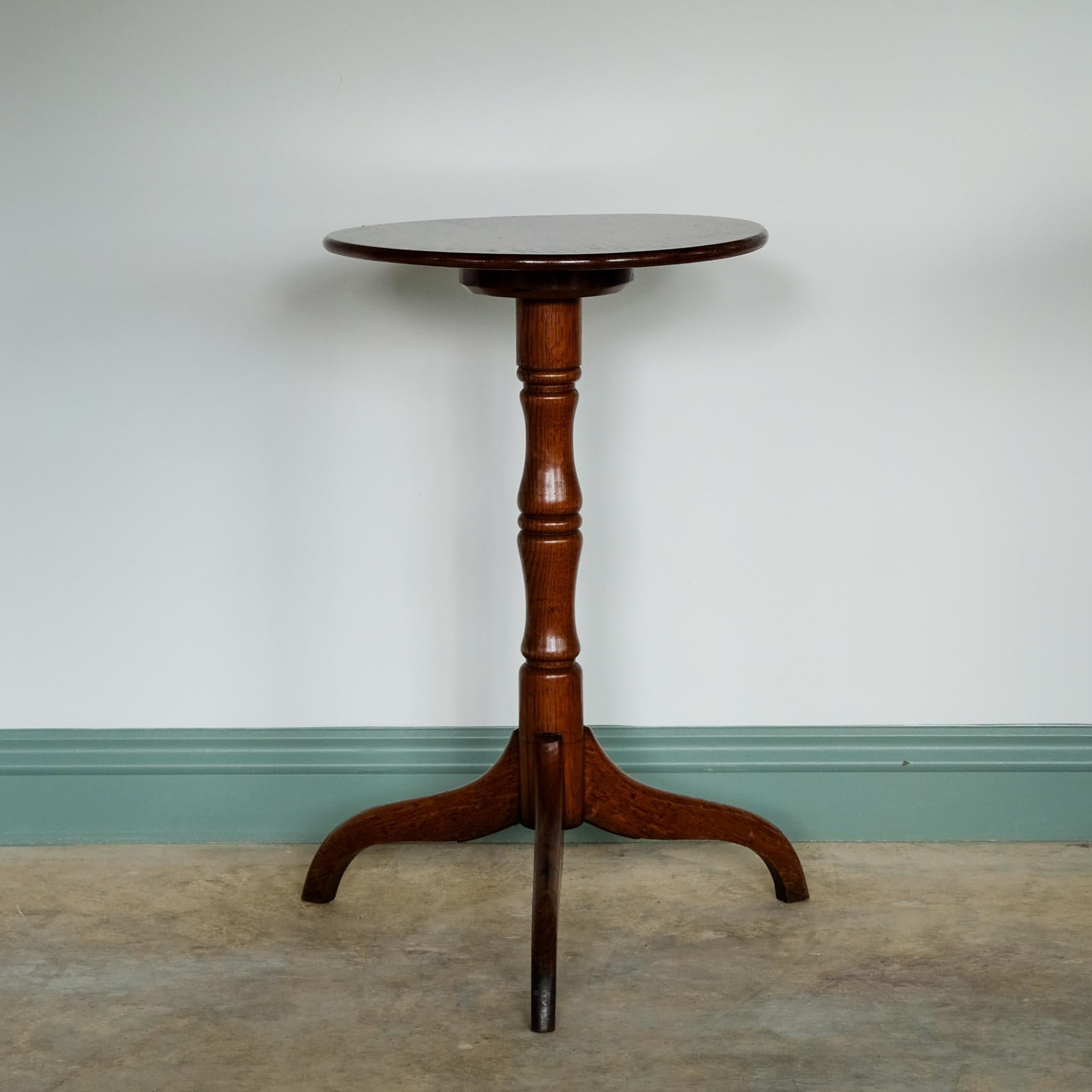 Victorian Oak Tripod Table For Sale 1