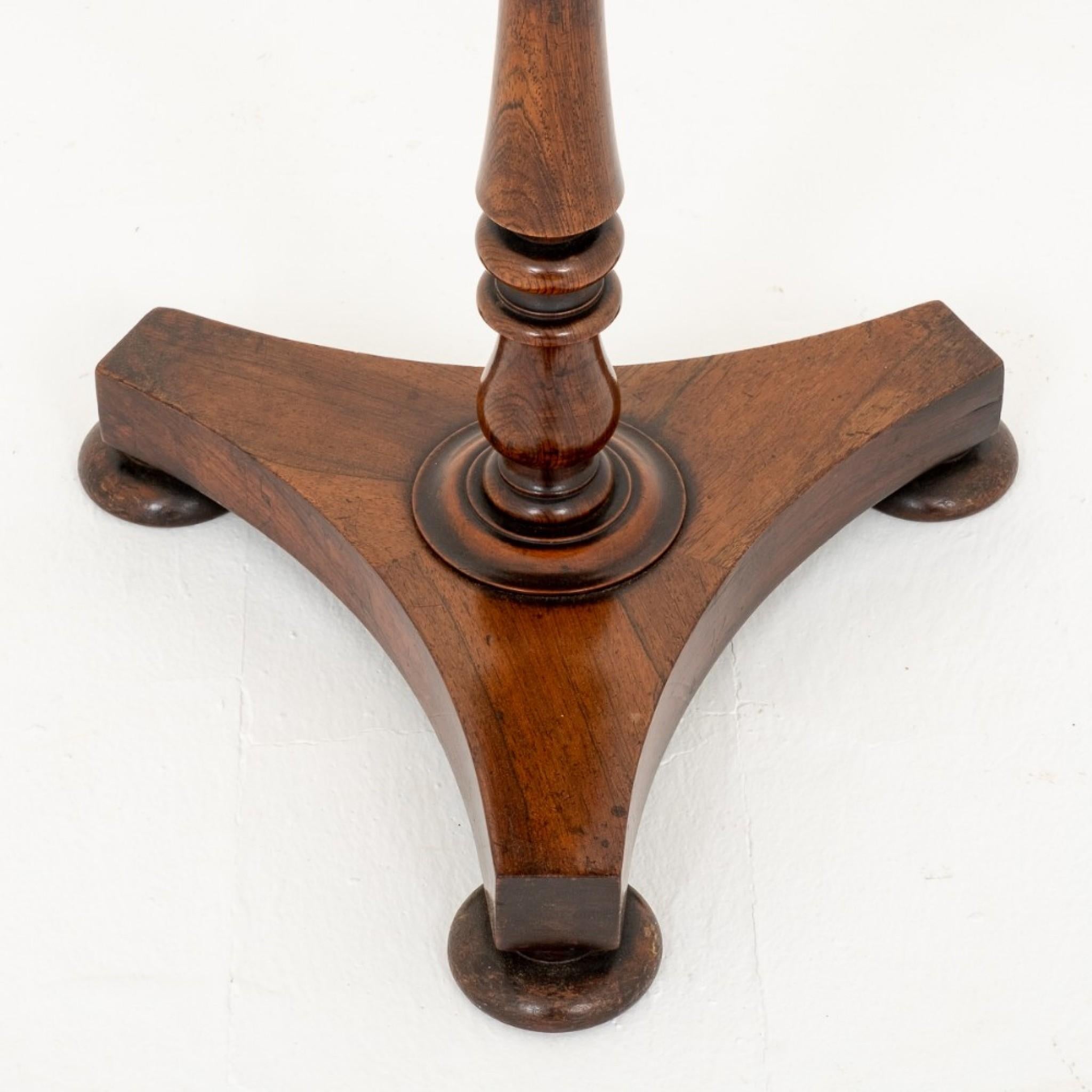 Victorian Occasional Table - Antique Side Tables 1850 In Good Condition For Sale In Potters Bar, GB