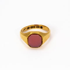 Victorian Octagonal Sardonyx 15 Karat Gold Signet Ring