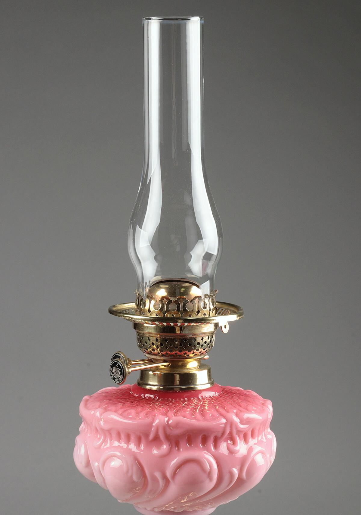 Victorian Oil lamp with Brass Foot and Pink Glass Shade 5