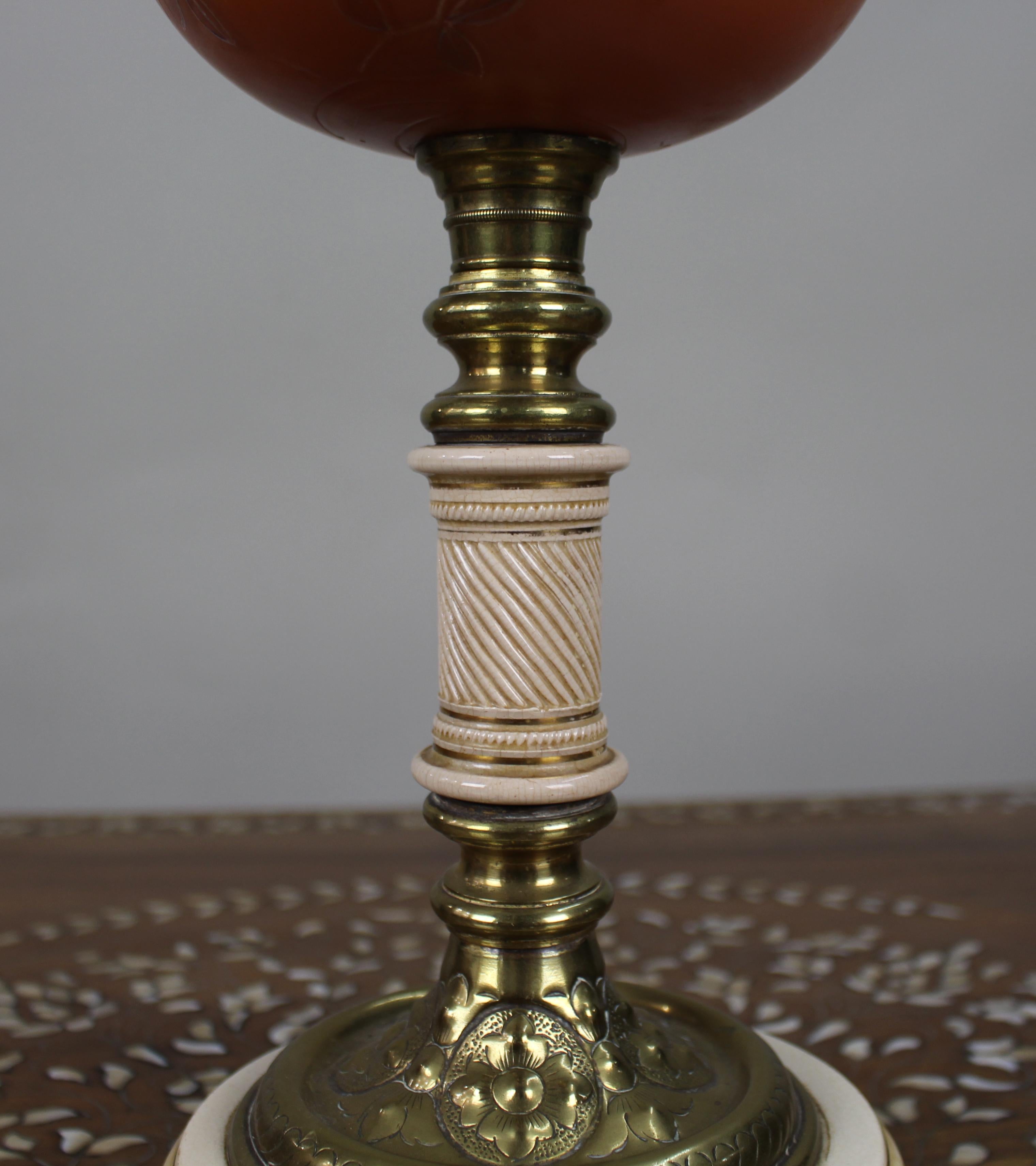 Victorian Oil Lamp with Painted Floral Font and Duplex Burner, c.1890 In Good Condition For Sale In Worcester, GB