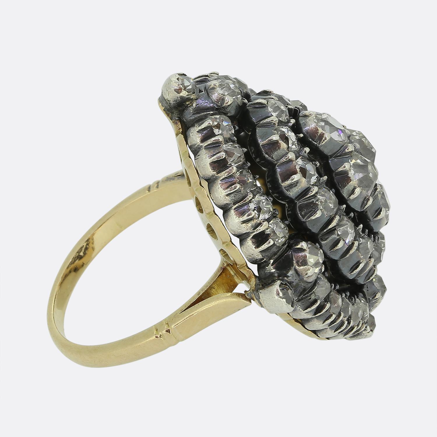 Viktorianischer Altschliff-Diamant-Cluster-Ring (Antiker Kissenschliff) im Angebot