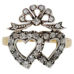 Anillo Victoriano de Doble Corazón con Diamantes de Corte Antiguo