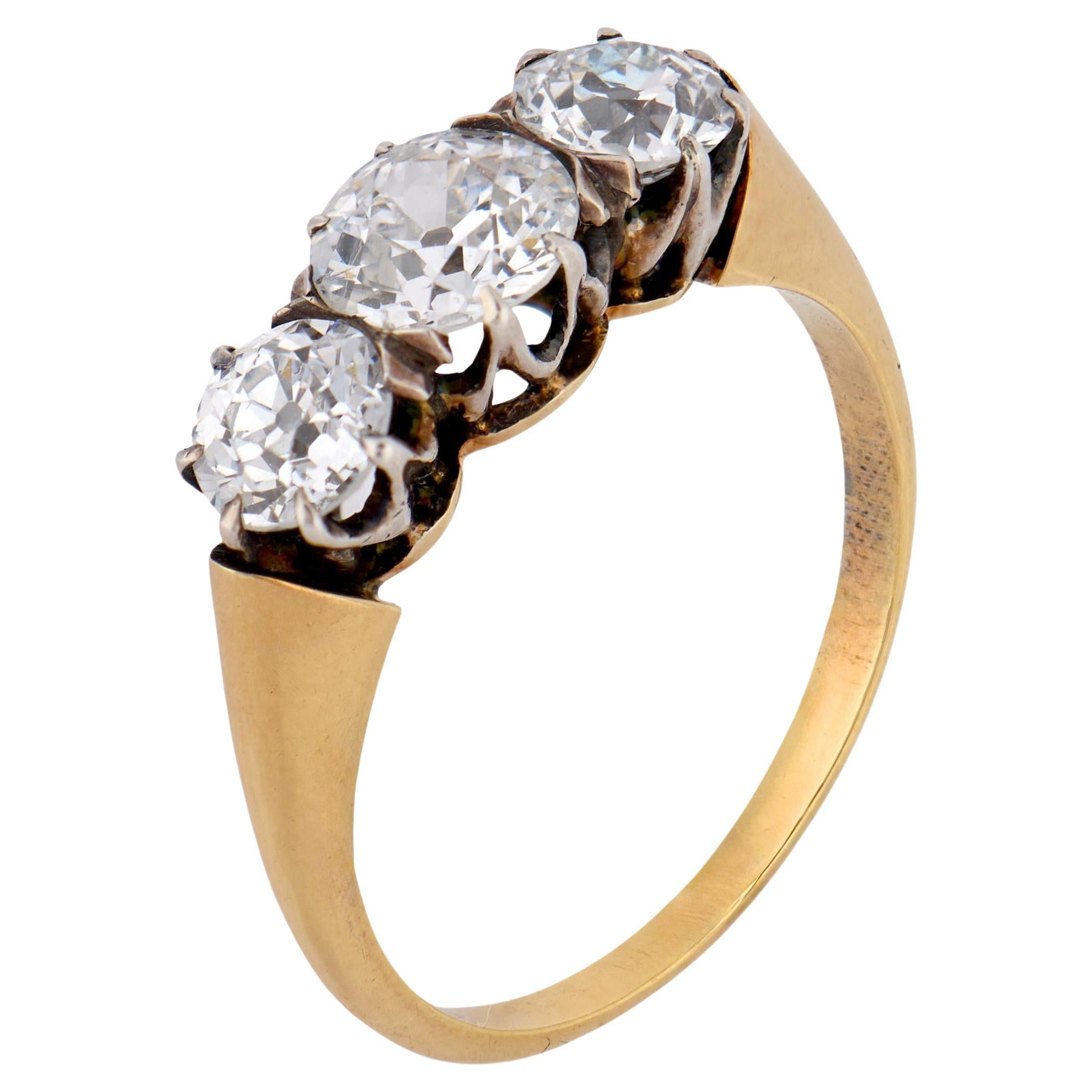 Victorian old European cut diamond 14k yellow gold silver three stone ring en vente