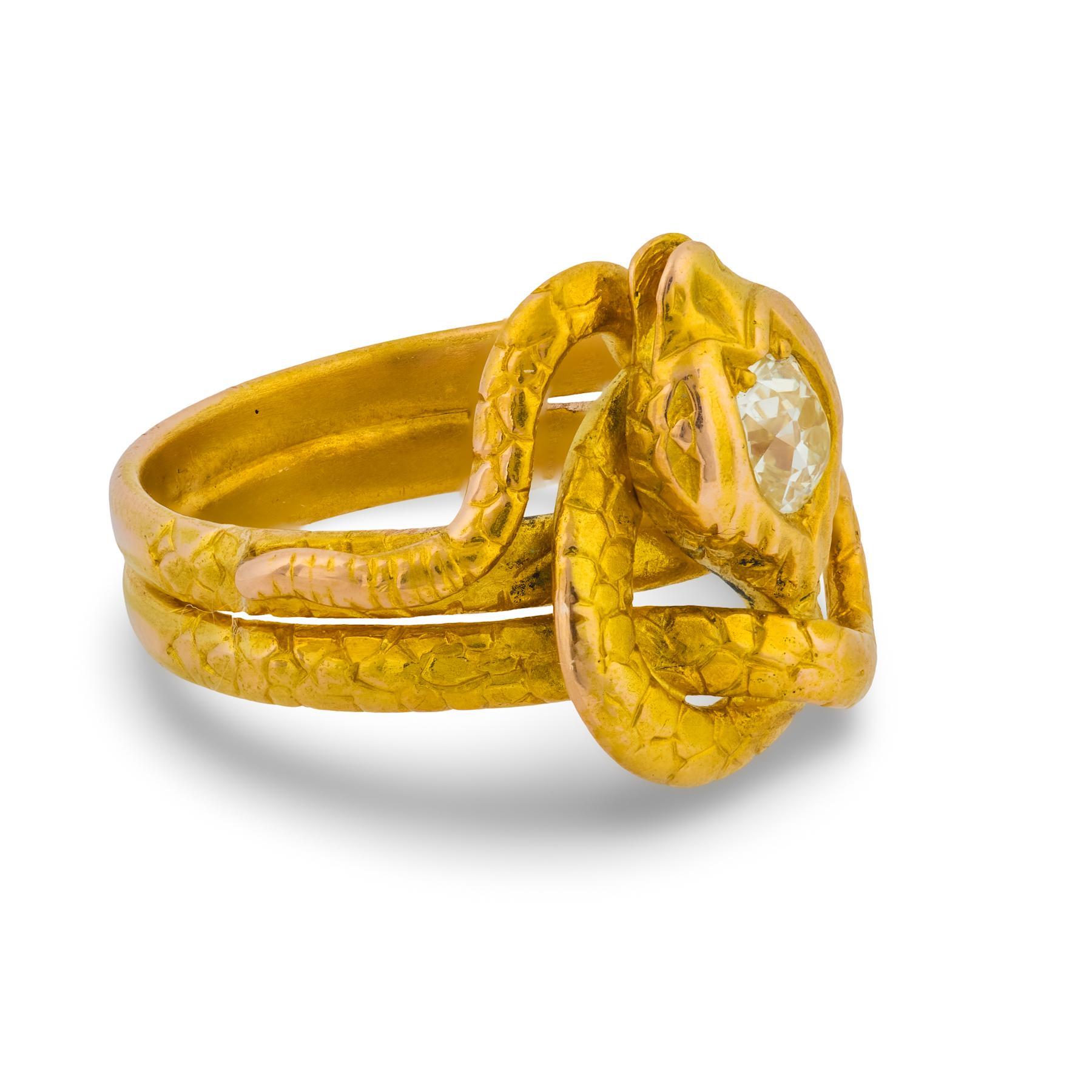 Anillo de serpiente victoriano de oro amarillo de 18k con diamante talla europea antigua en Bueno estado para la venta en Beverly Hills, CA