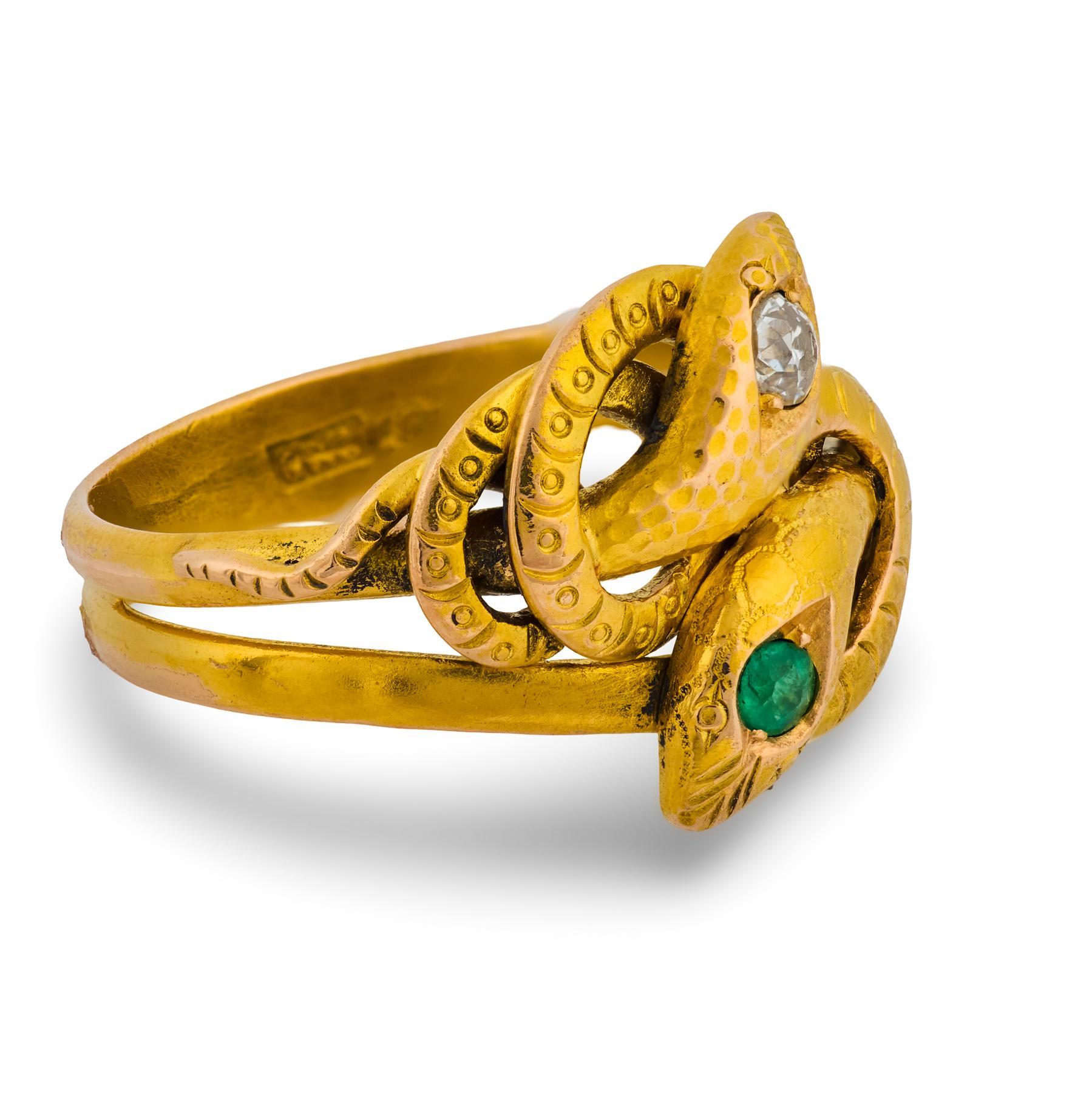 Bague serpent victorienne en or jaune 18k, diamant taille européenne émeraude Bon état - En vente à Beverly Hills, CA