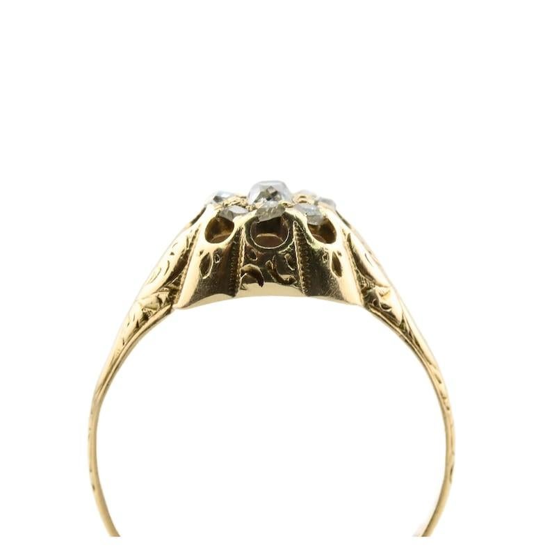 Victorian Old Mine and Rose Cut Diamond Cluster Ring in Yellow Gold Circa 1850's In Good Condition For Sale In Boston, MA