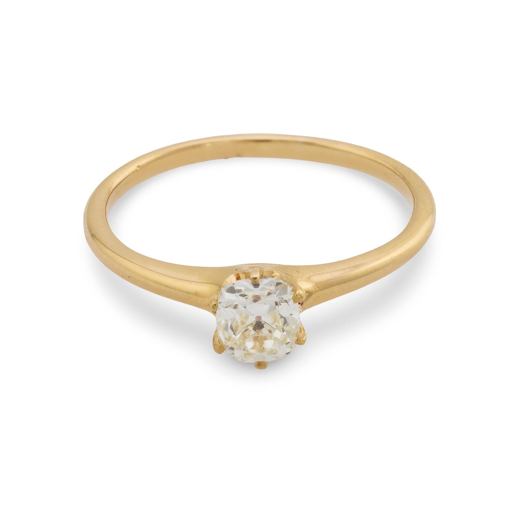 Viktorianischer Solitär-Verlobungsring mit Diamanten im Minenschliff aus 14k Gelbgold (Alteuropäischer Brillantschliff) im Angebot