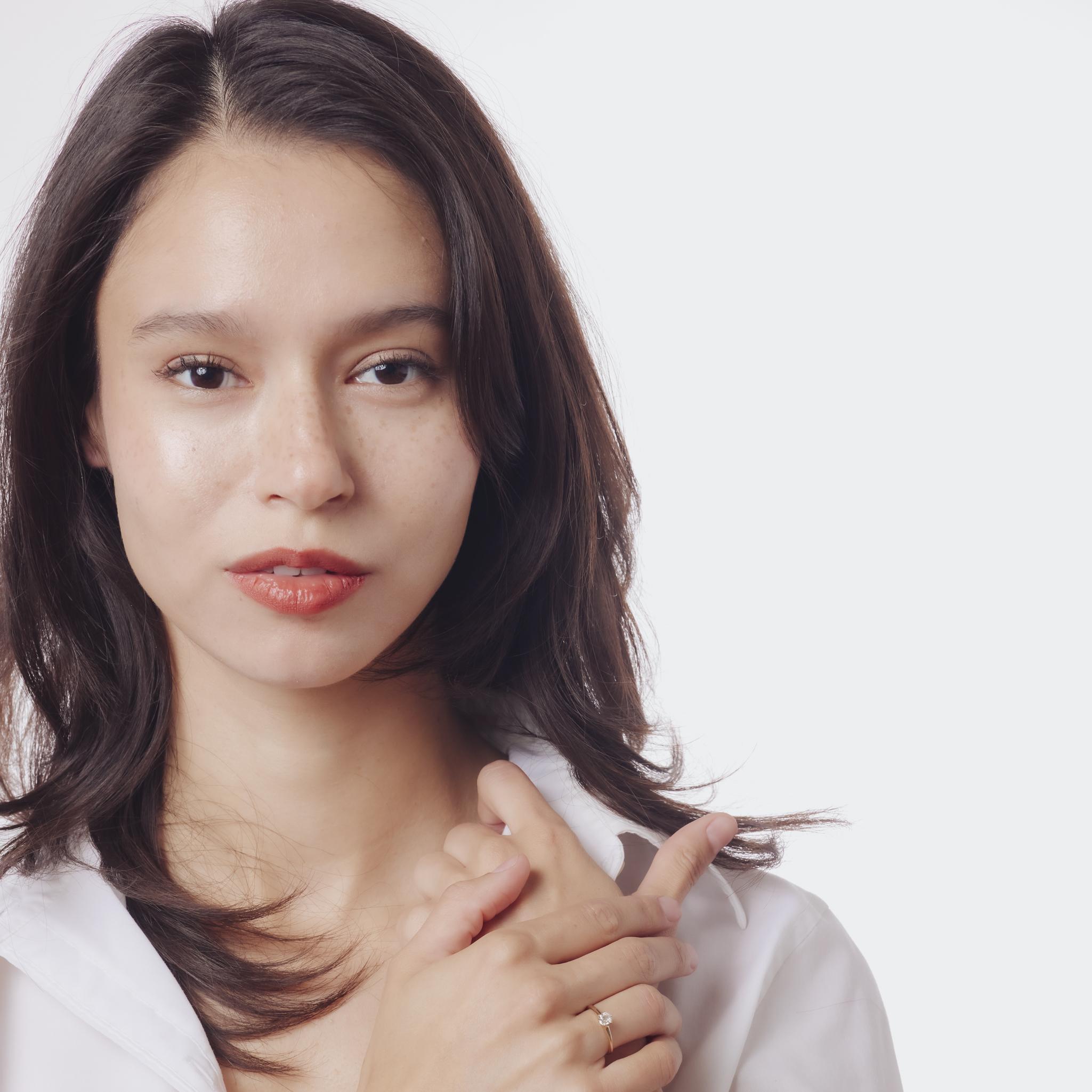 Viktorianischer Solitär-Verlobungsring mit Diamanten im Minenschliff aus 14k Gelbgold im Angebot 1